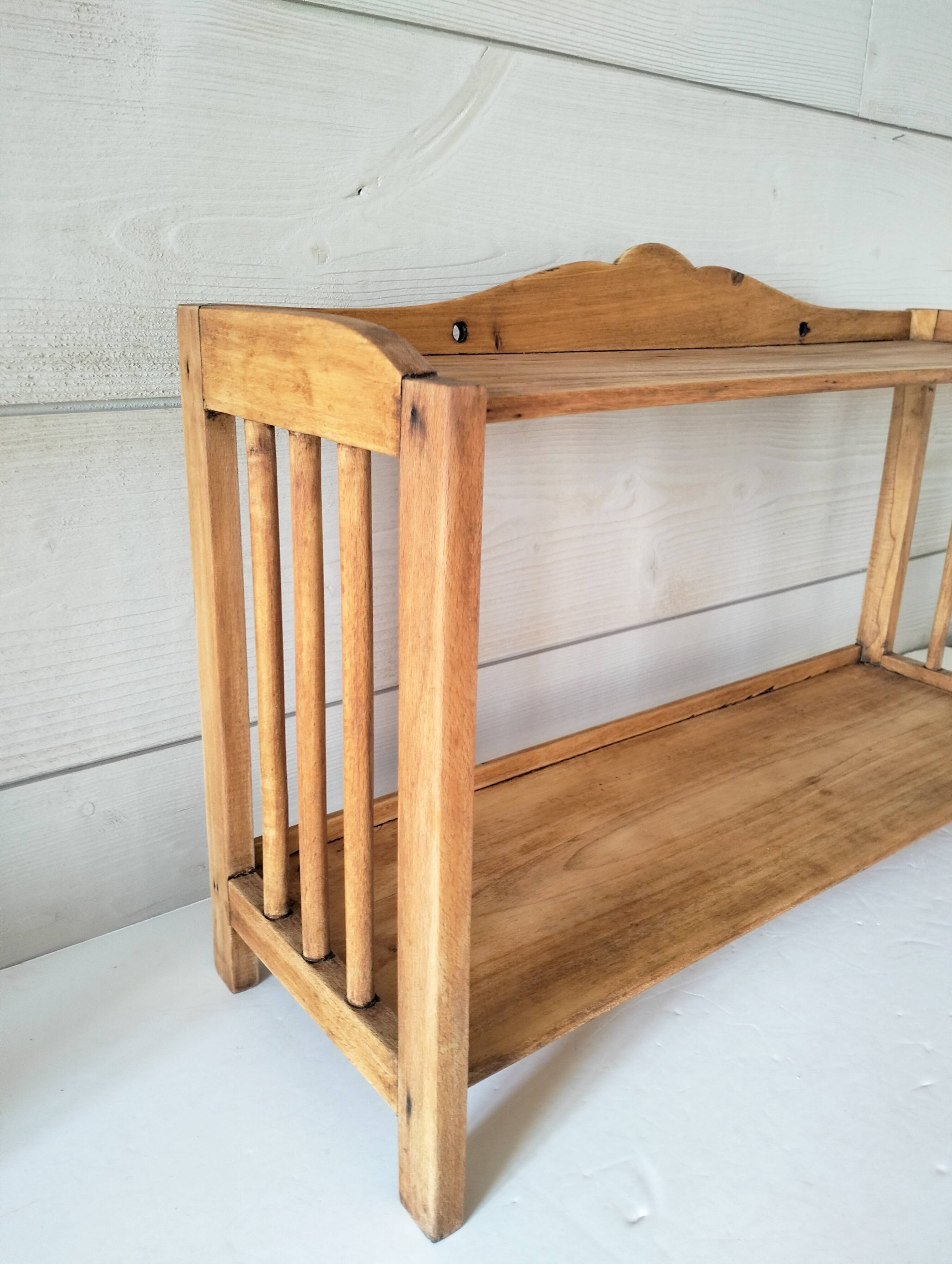 Scalloped wooden shelf