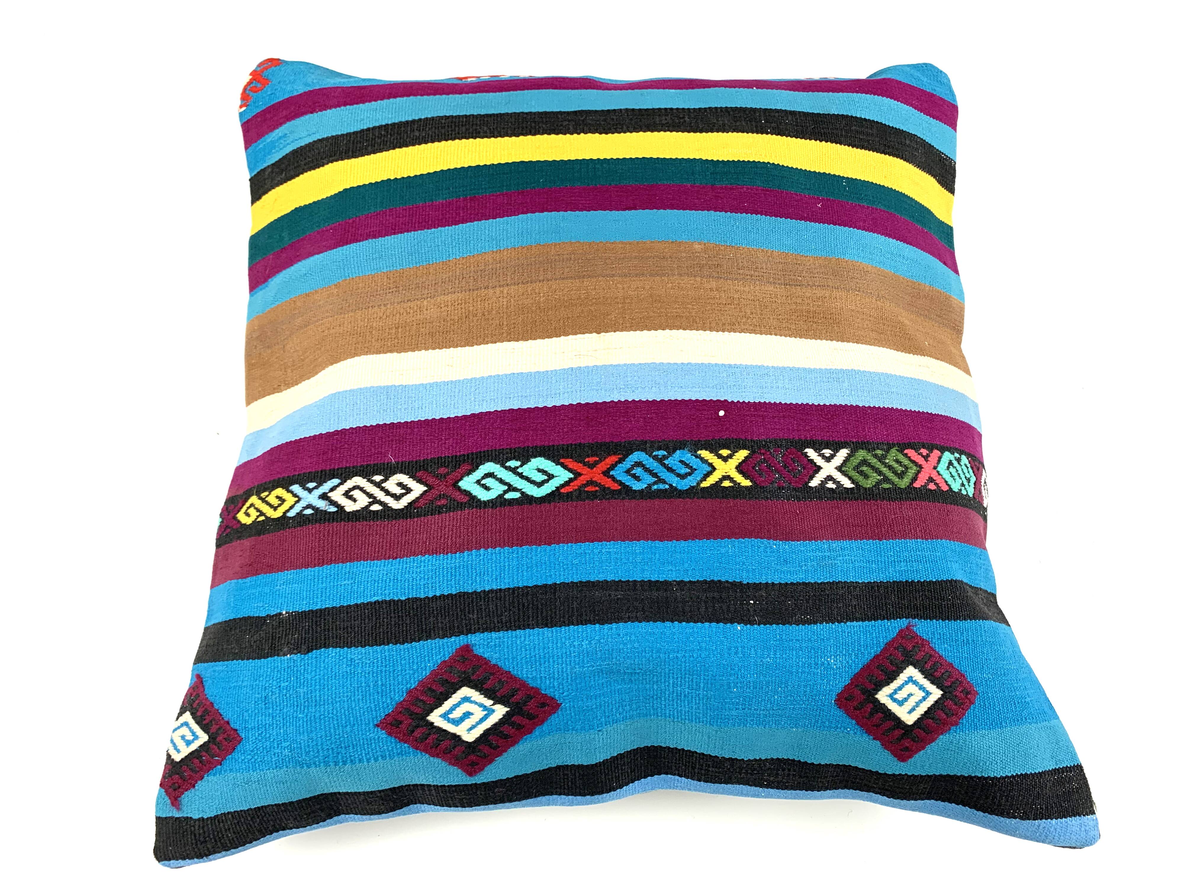 Vintage Turkish kilim cushion cover