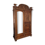 Armoire sculptée