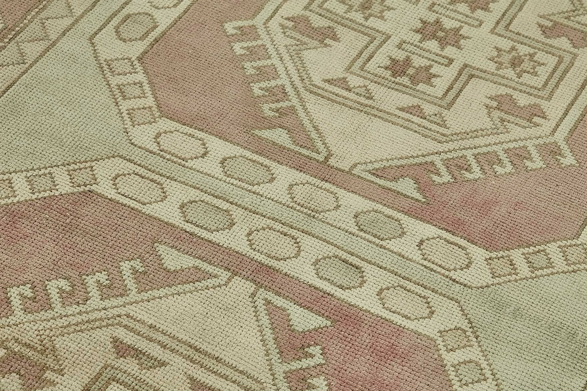 Turkish Vintage Anatolian Rug 104 cm x 181 cm