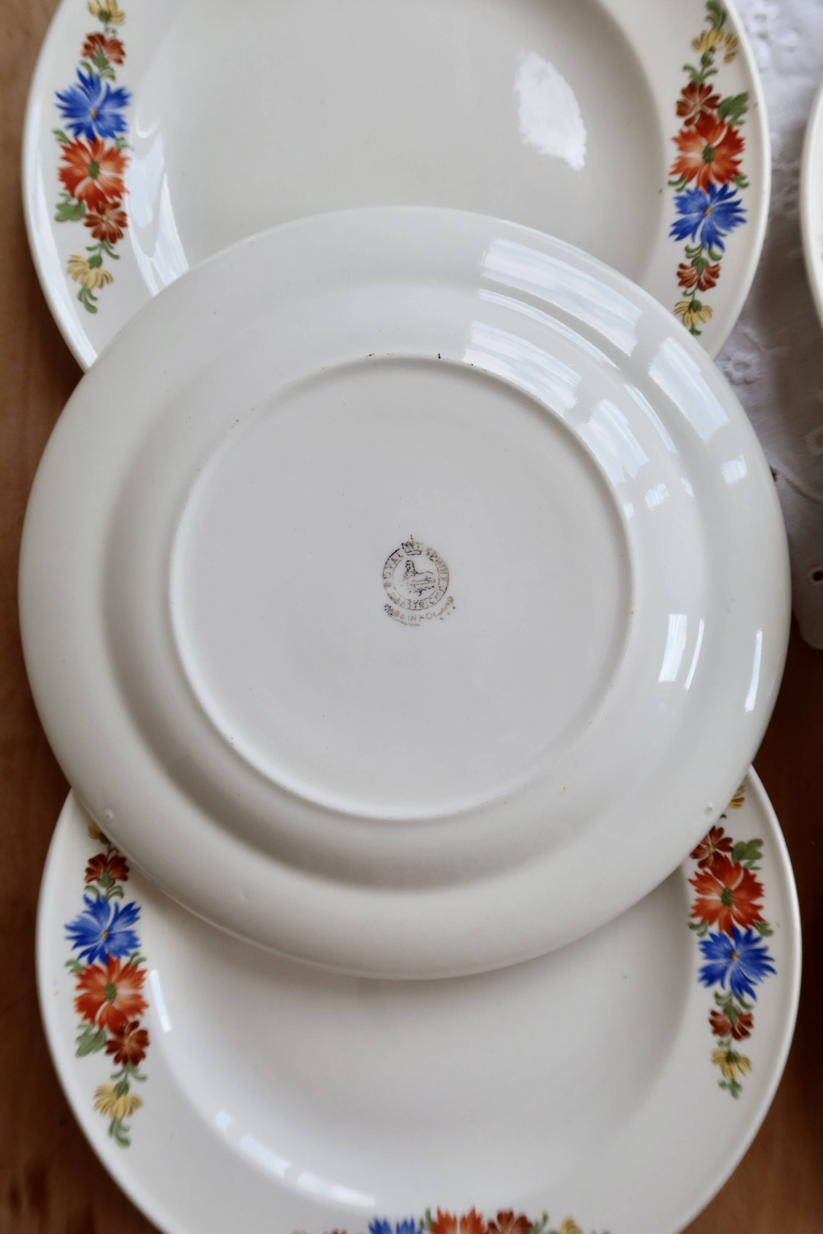 6 dessert plates earthenware Royal Sphinx Maastricht - Floral pattern