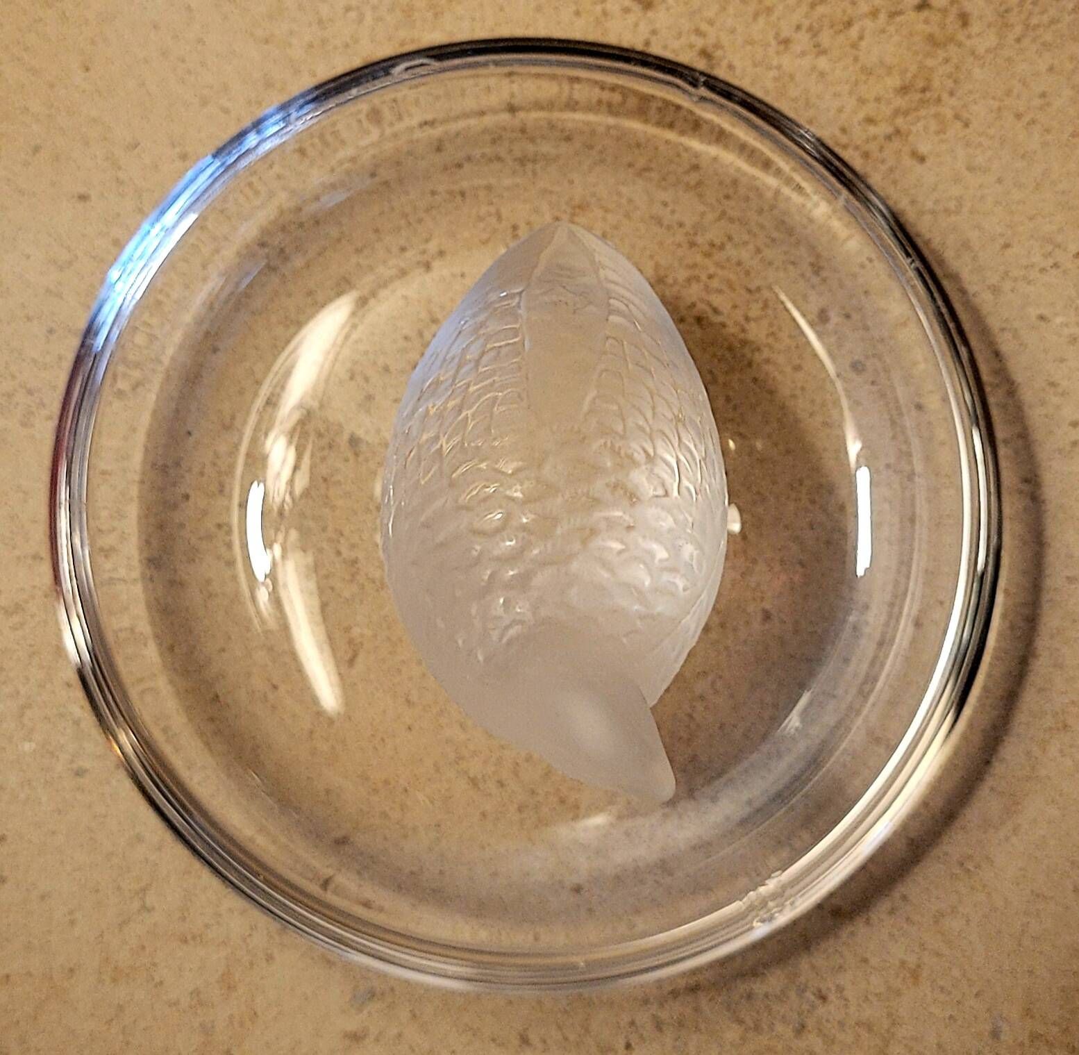 Baguier coupelle en cristal Lalique