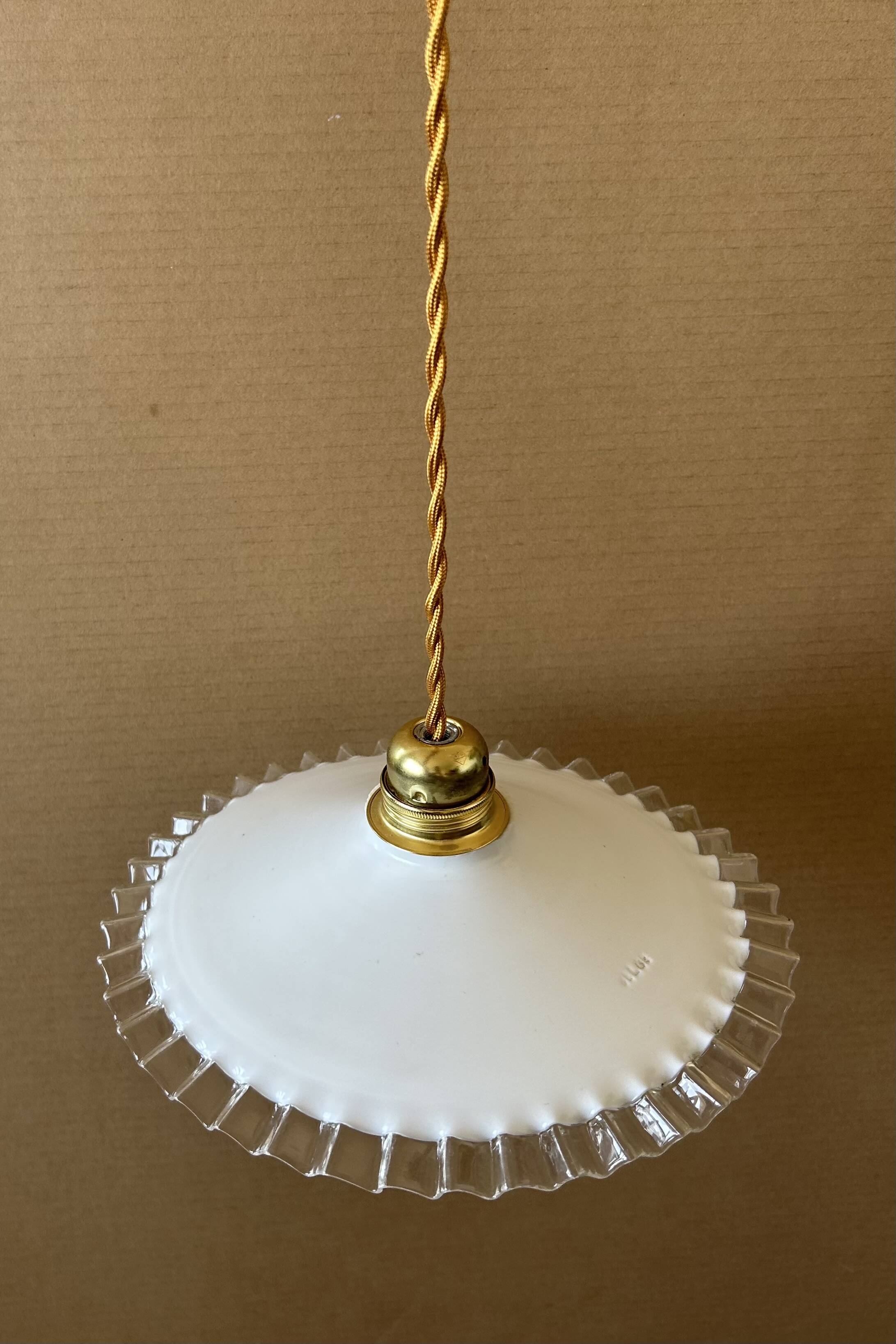 Suspension opaline ancienne