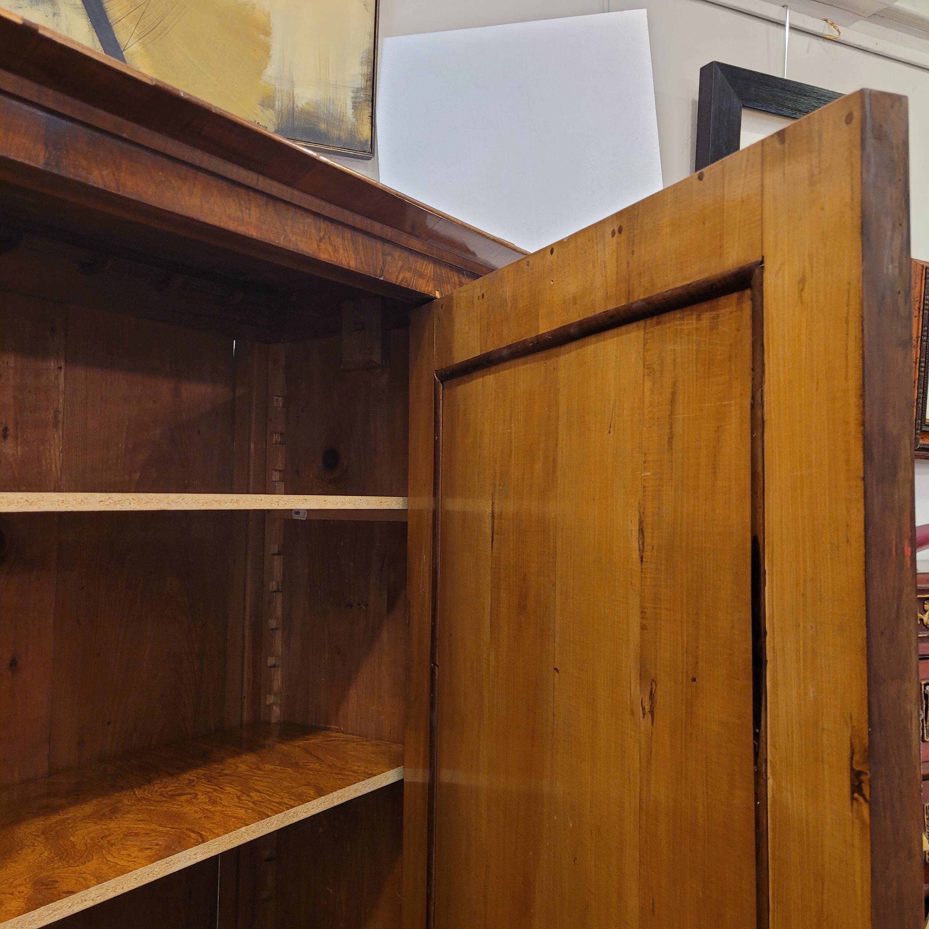 Armario / Gabinete estilo Biedermeier, madera de fresno, circa 1840 – Alemania