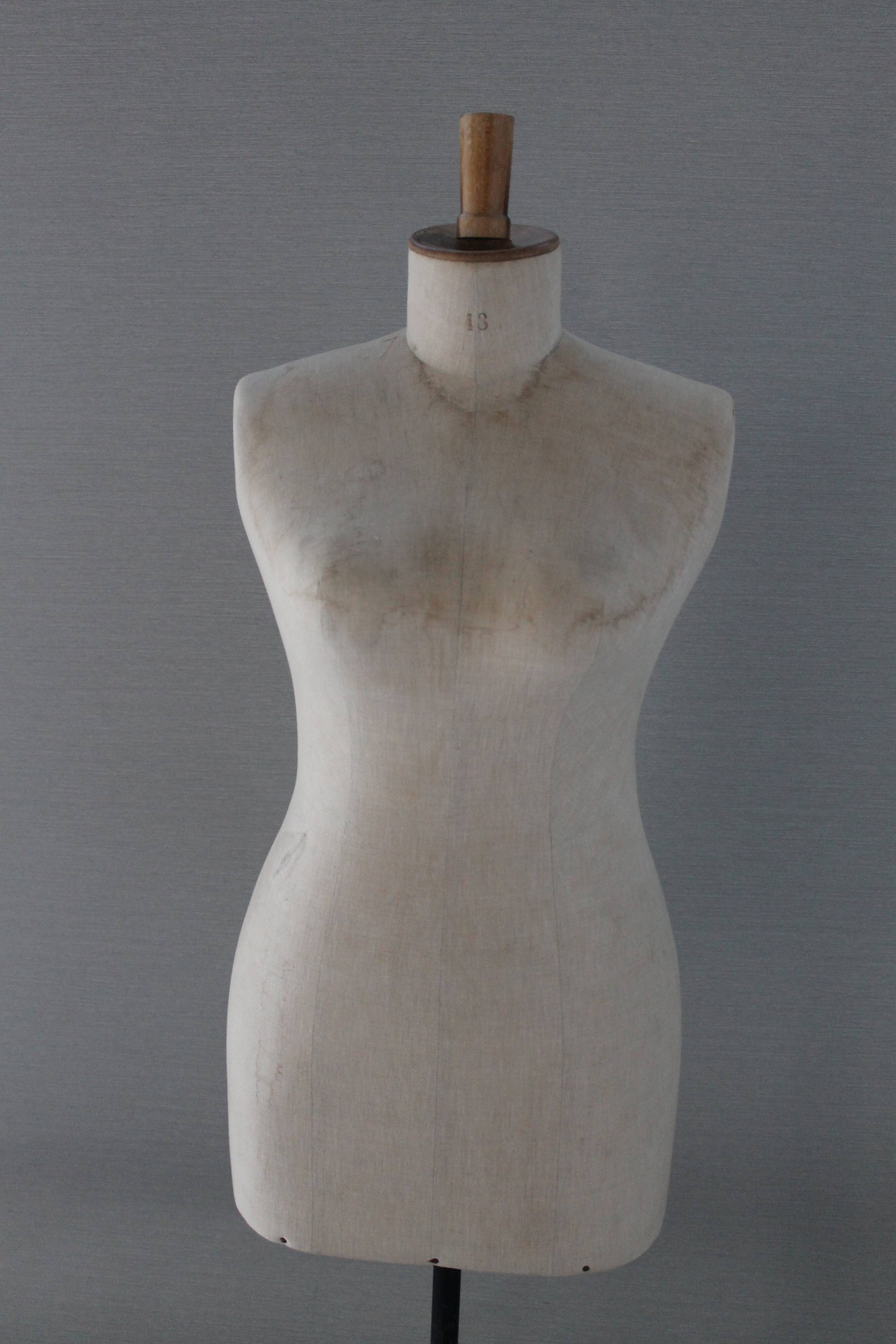 Woman couture mannequin-bust - early 20th century