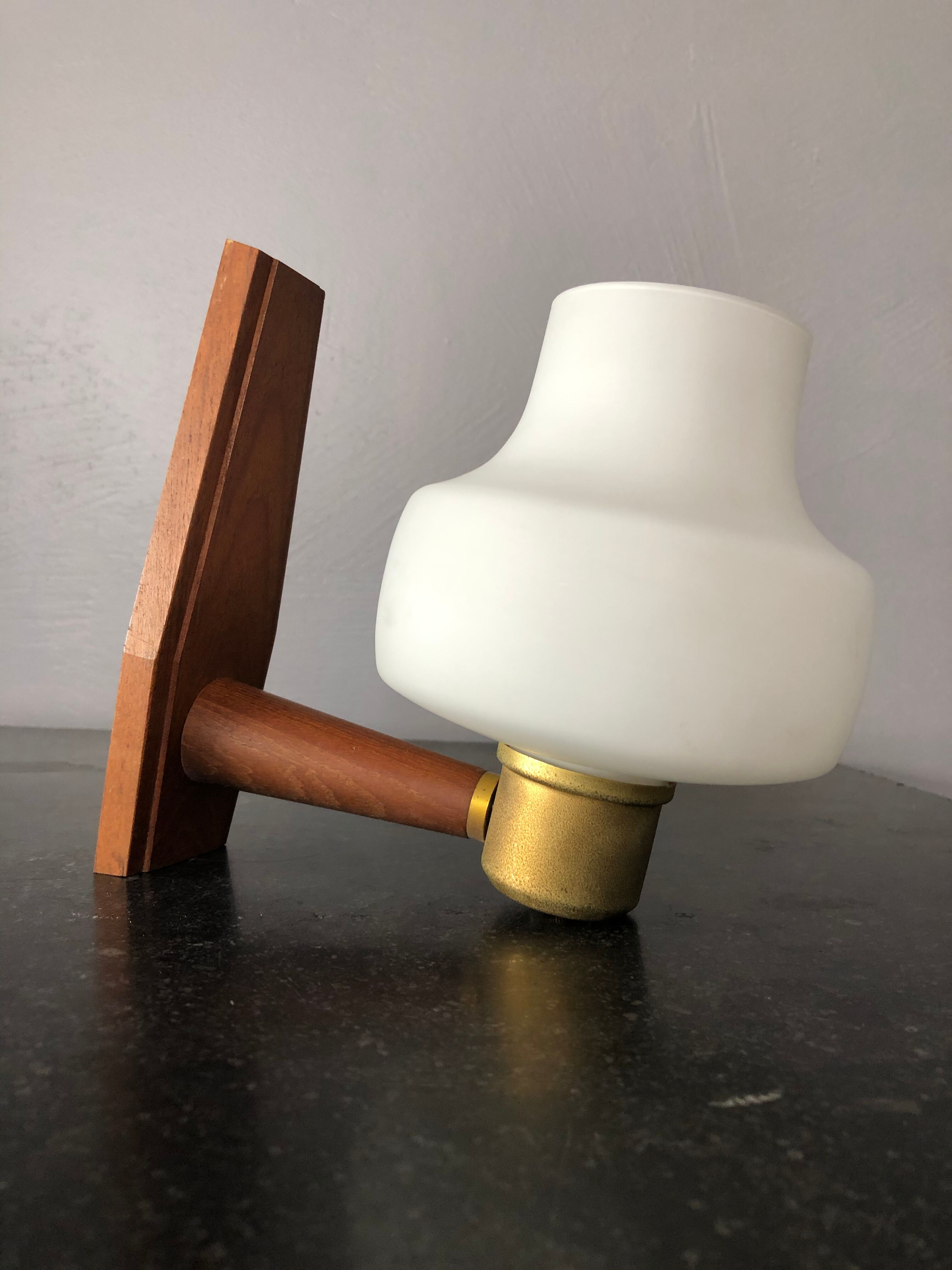 Scandinavian design wall lamp