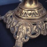 Pied de lampe à pétrole
