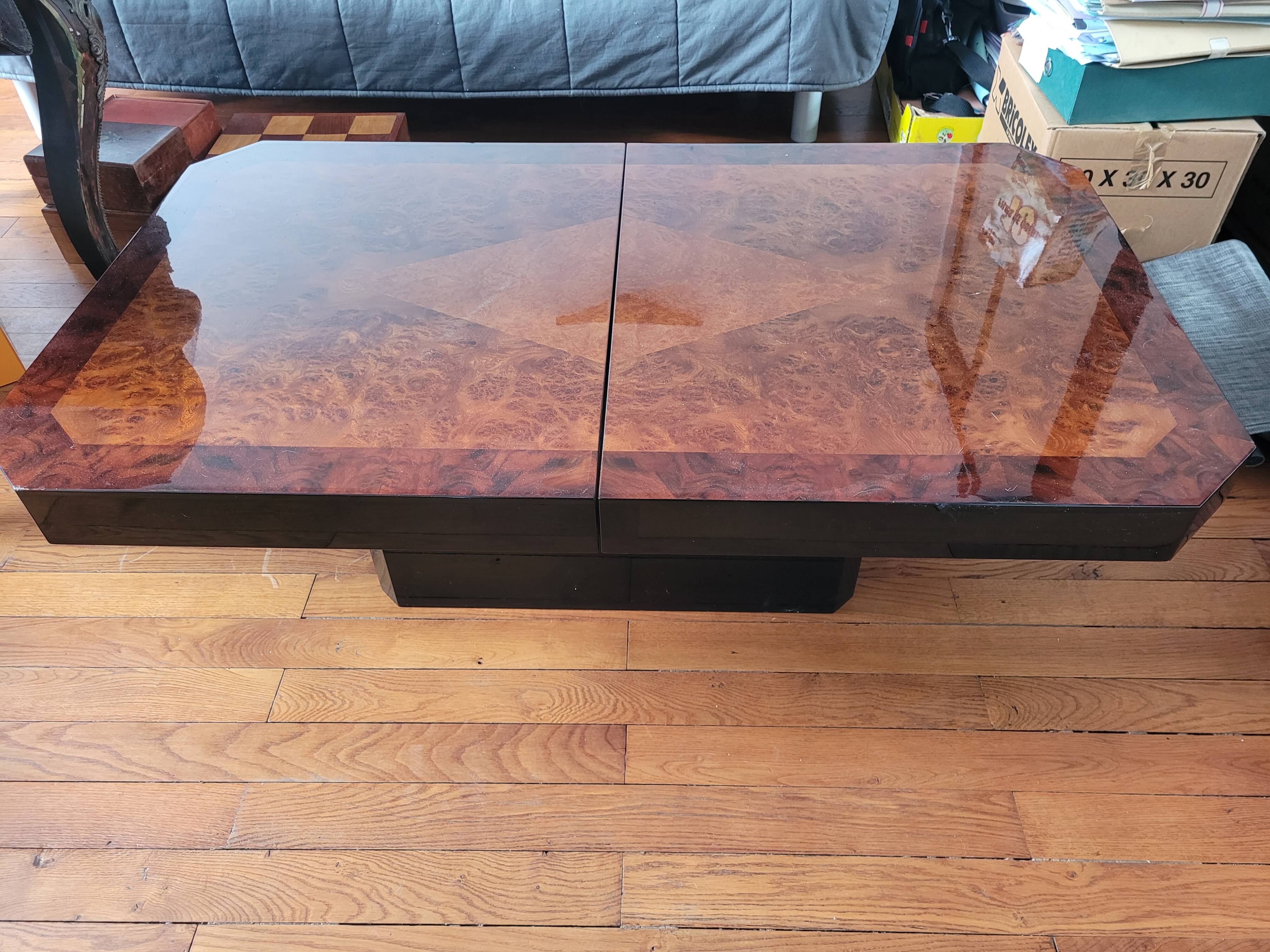 Coffee table in wood burl in the style of Willy Rizzo, 1970s.