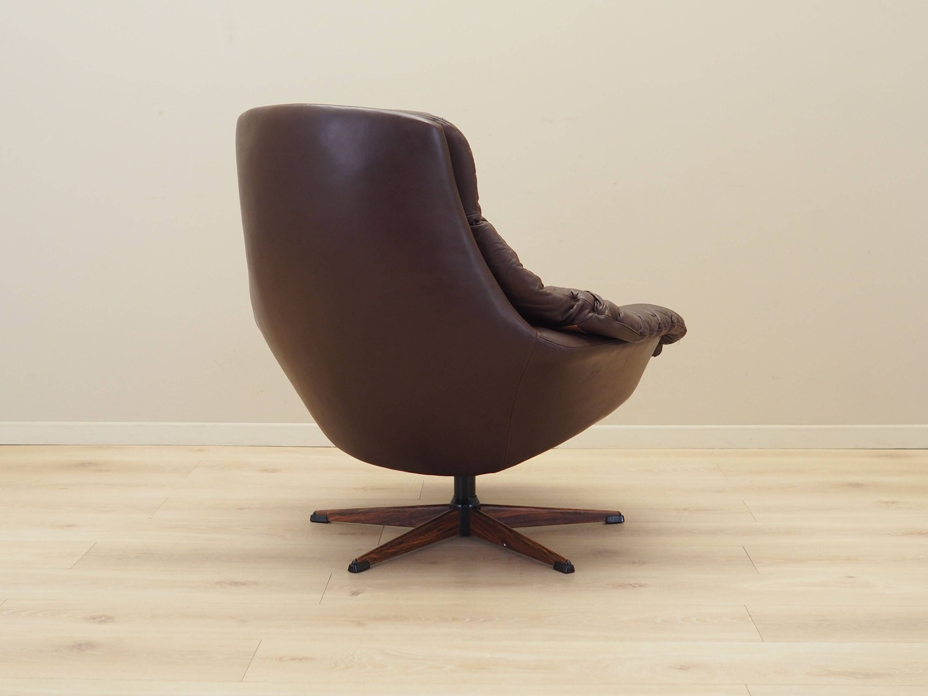 Leather swivel chair, Danish design, 1960s, designer: H.W. Klein, manufactu
