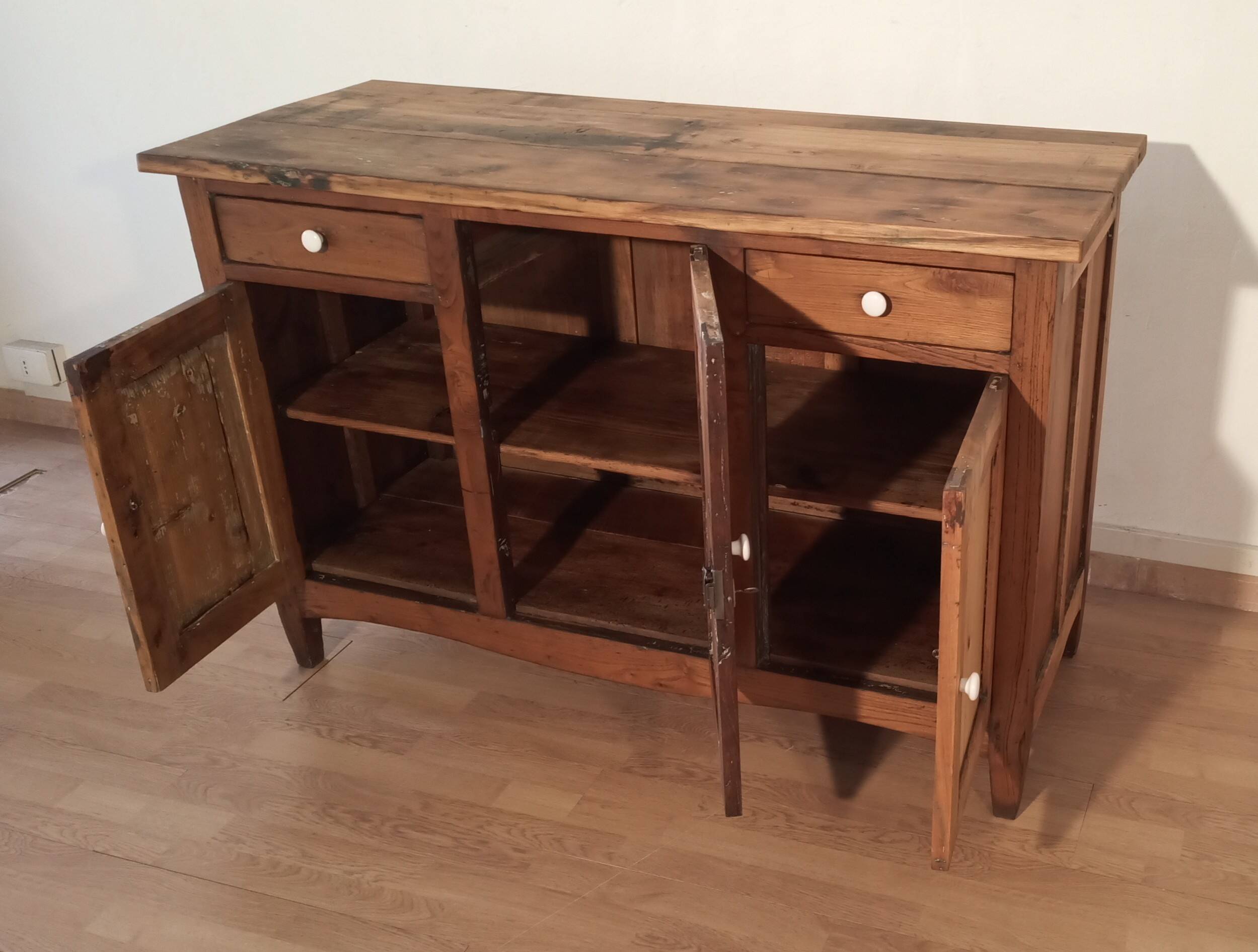 Base de commode en pin de campagne, sud de l'Italie, fin du XIXe siècle