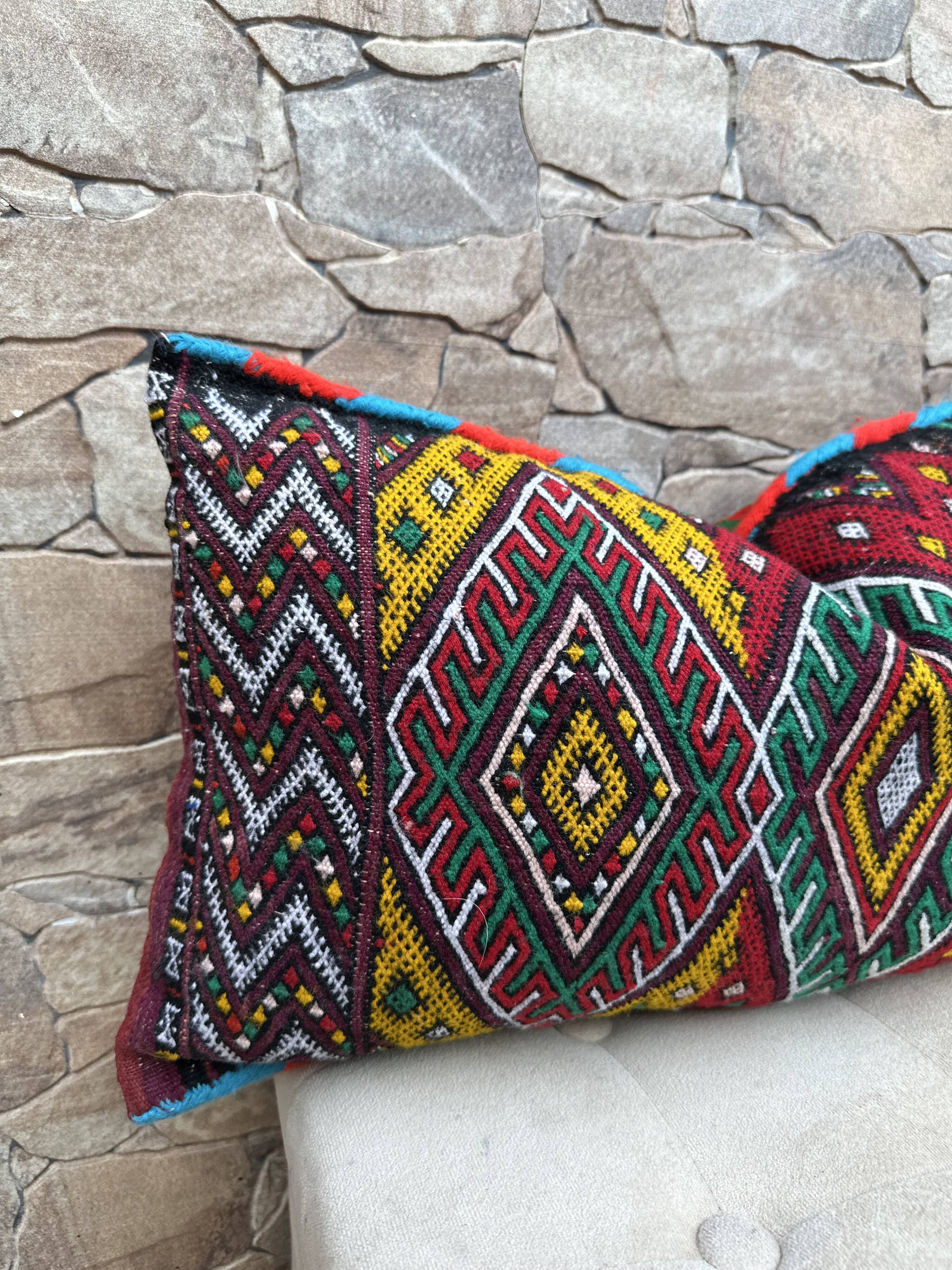 Coussin Kilim berbère vintage, Maroc