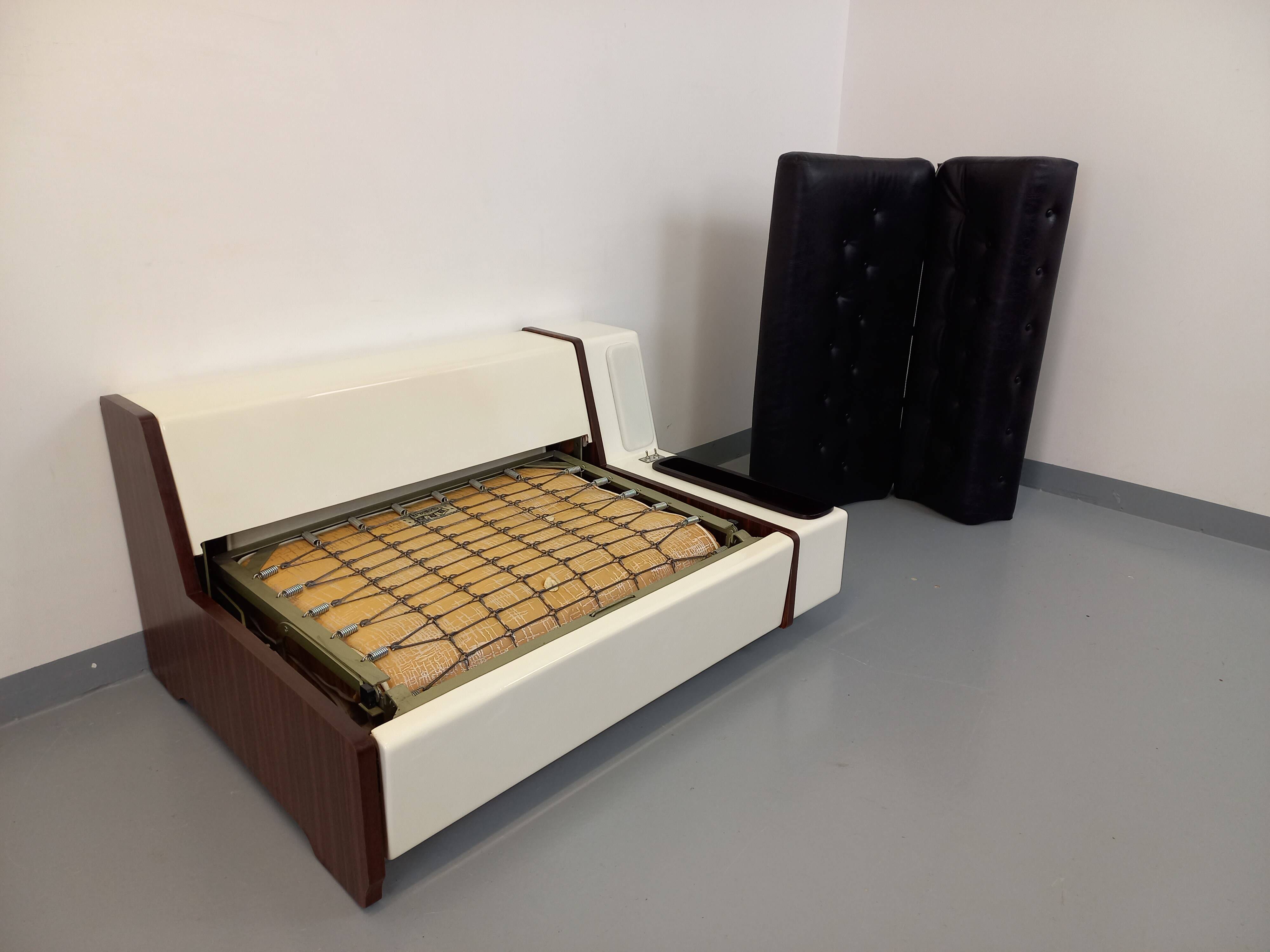 Vintage sofa bed bench with integrated lighting, Italian design Beka Tortuga, in skai, fiber