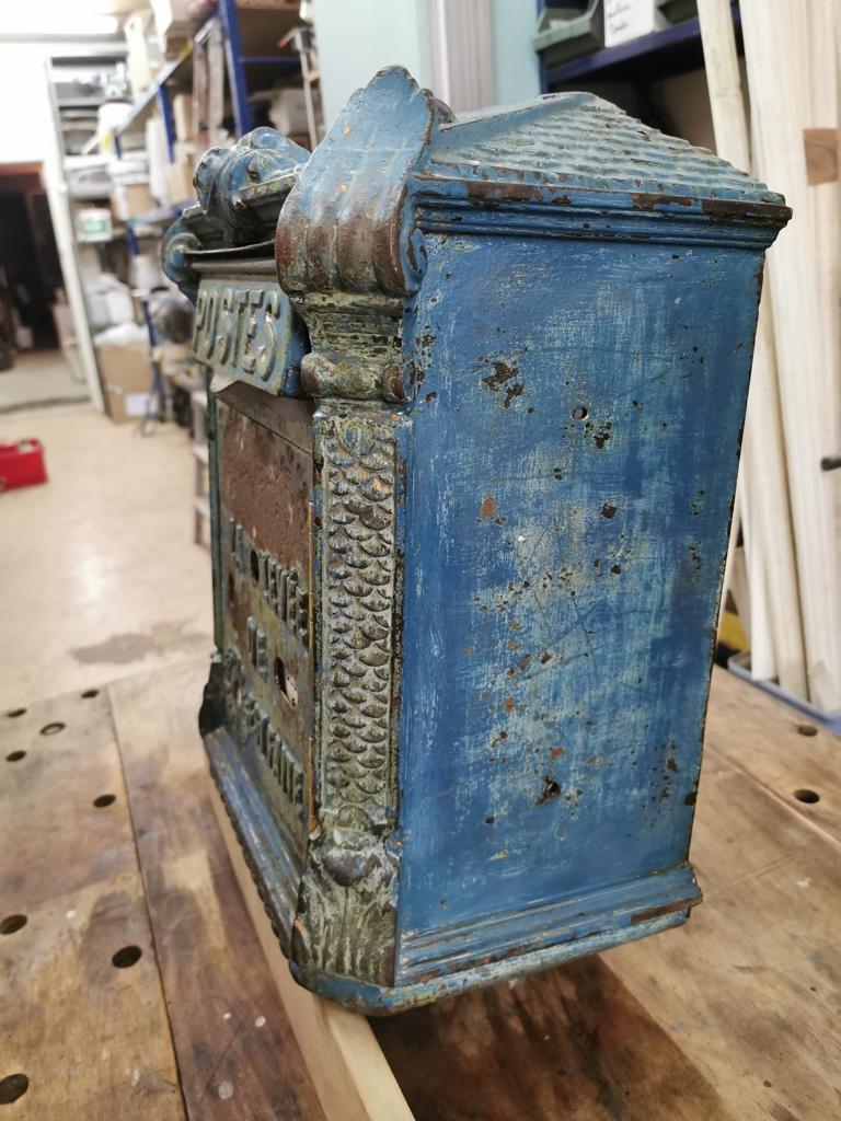 French public mailbox called "mougeotte"