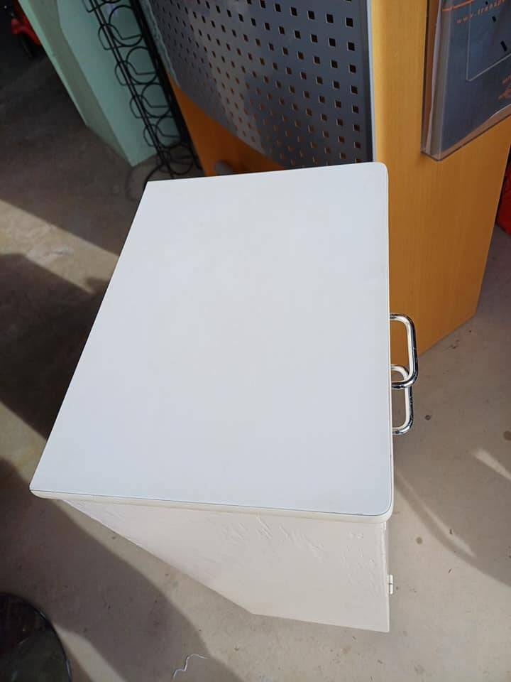 Meuble vintage en bois et formica