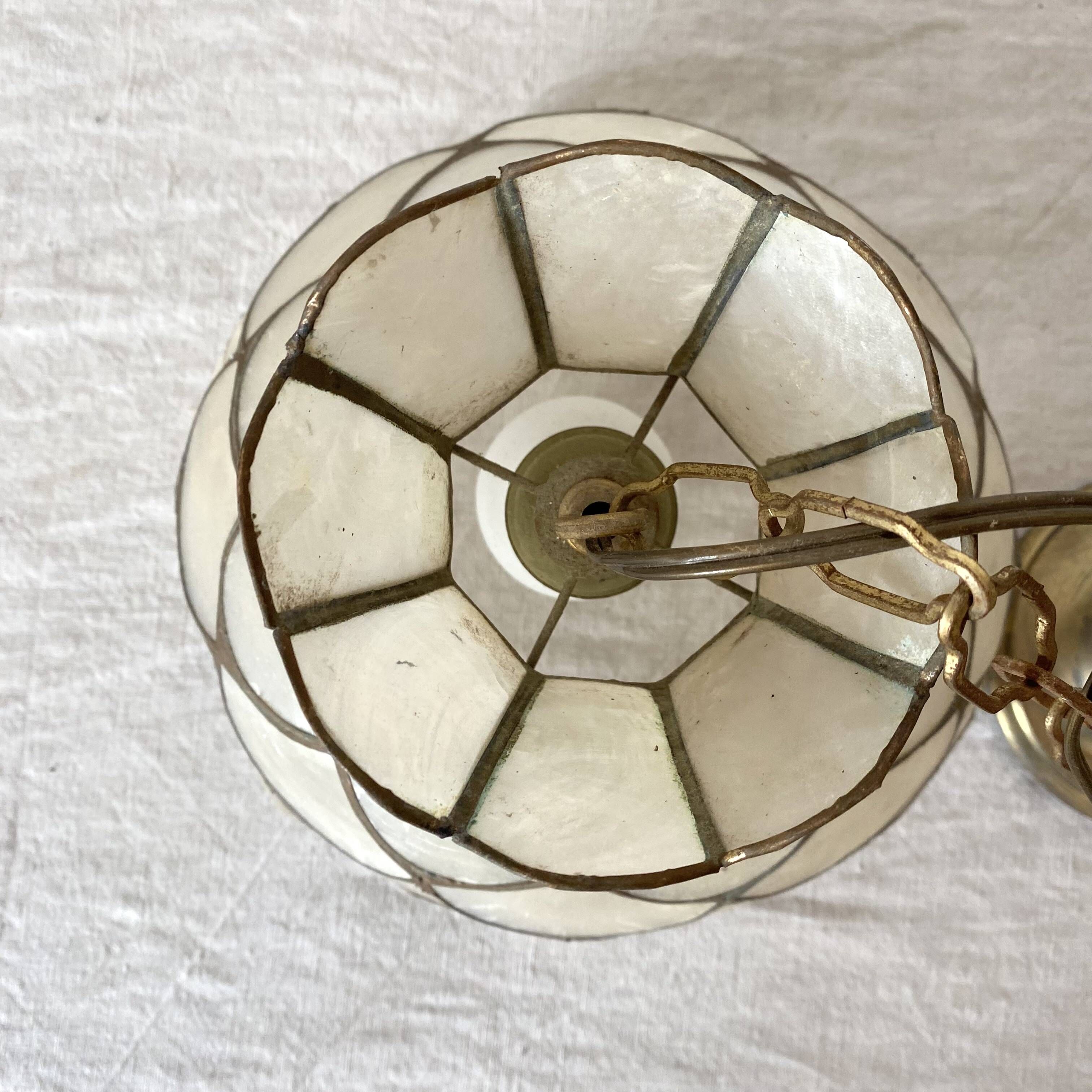 Vintage suspension in mother-of-pearl and brass