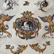 Plat, faïence de Gien, XIXème siècle, décor Renaissance