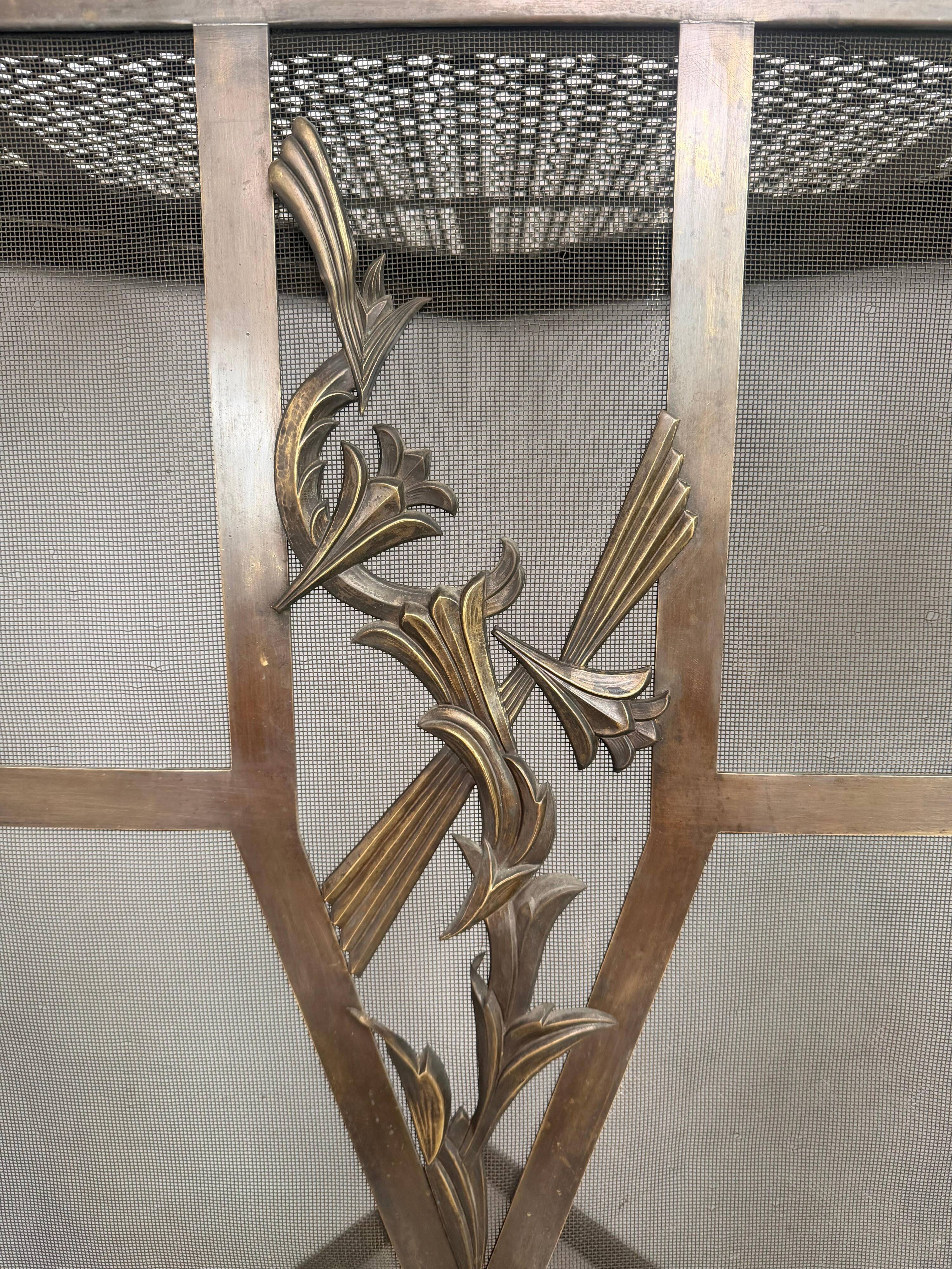Corner fireplace screen in brass attributed to Dagobert Peche