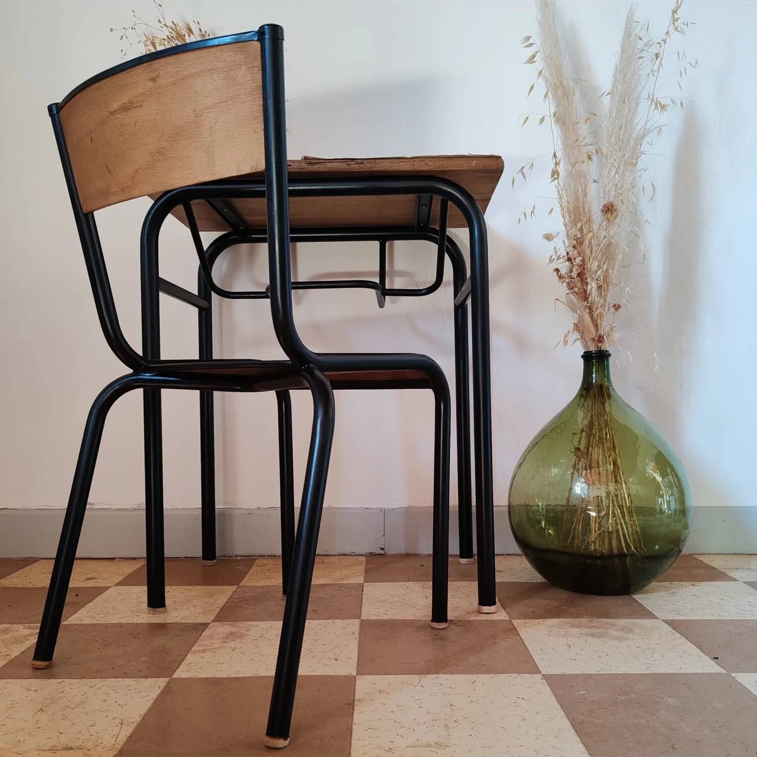 School desk and chair set
