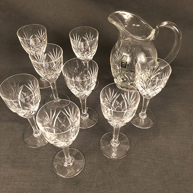 Cristal Saint-louis model Chantilly, pitcher and eight water glasses