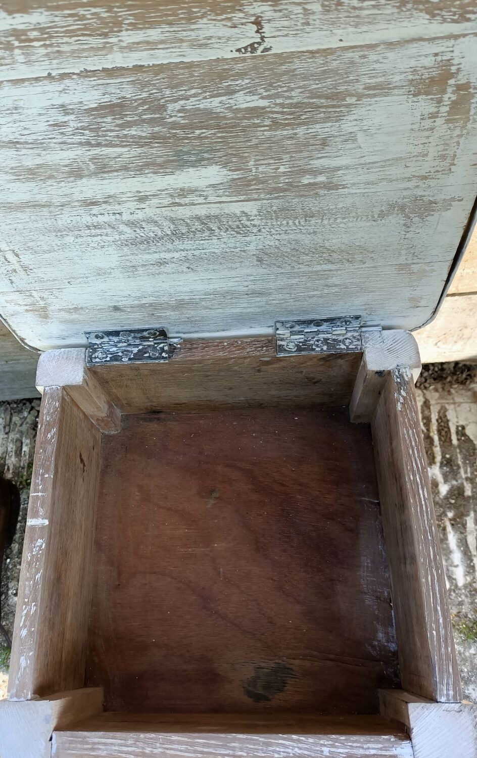 Shoeshine chest stool