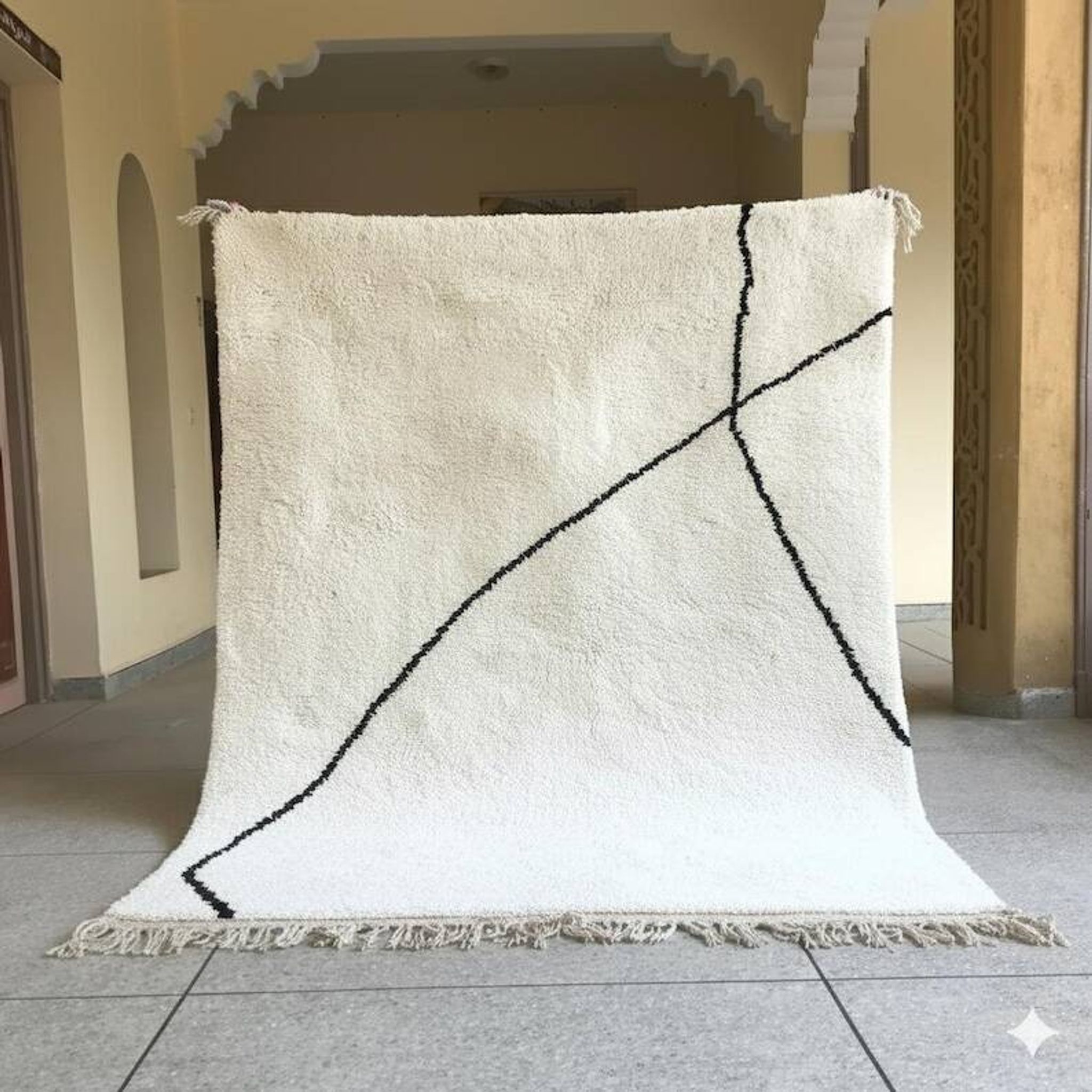 White Berber carpet decorated 200cmx250cm