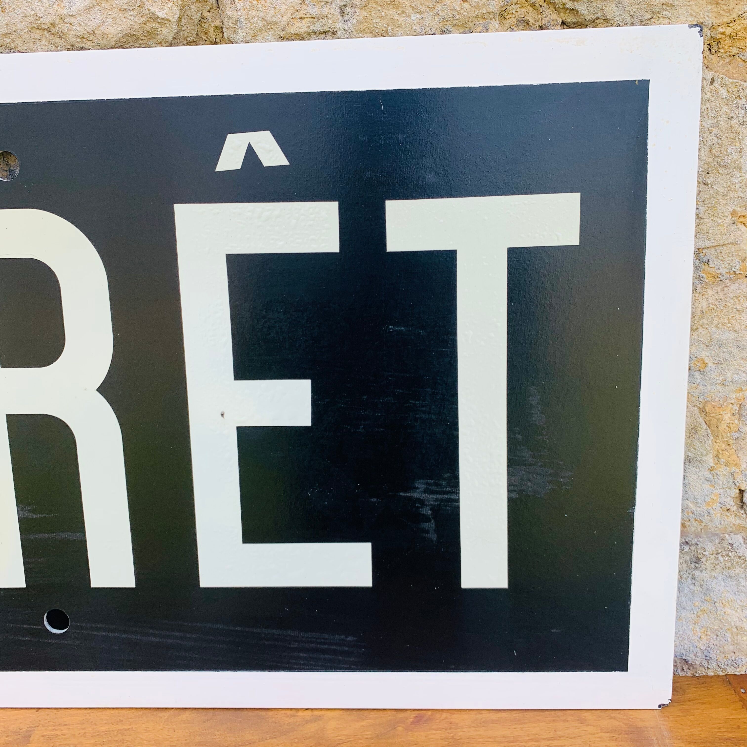 Panneau de gare « Arrêt »