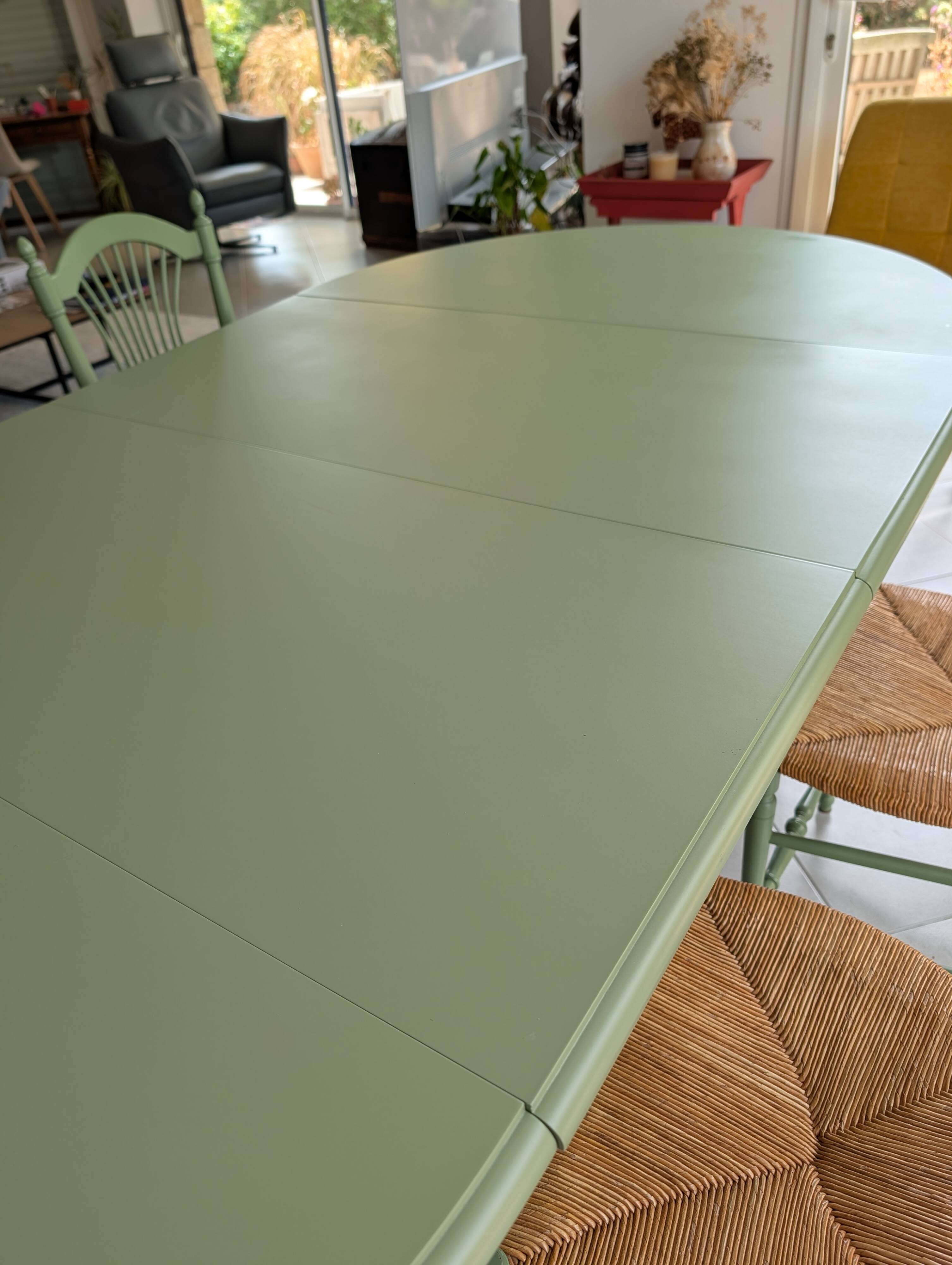 wooden table brand "Un Jardin en Plus", model Giverny