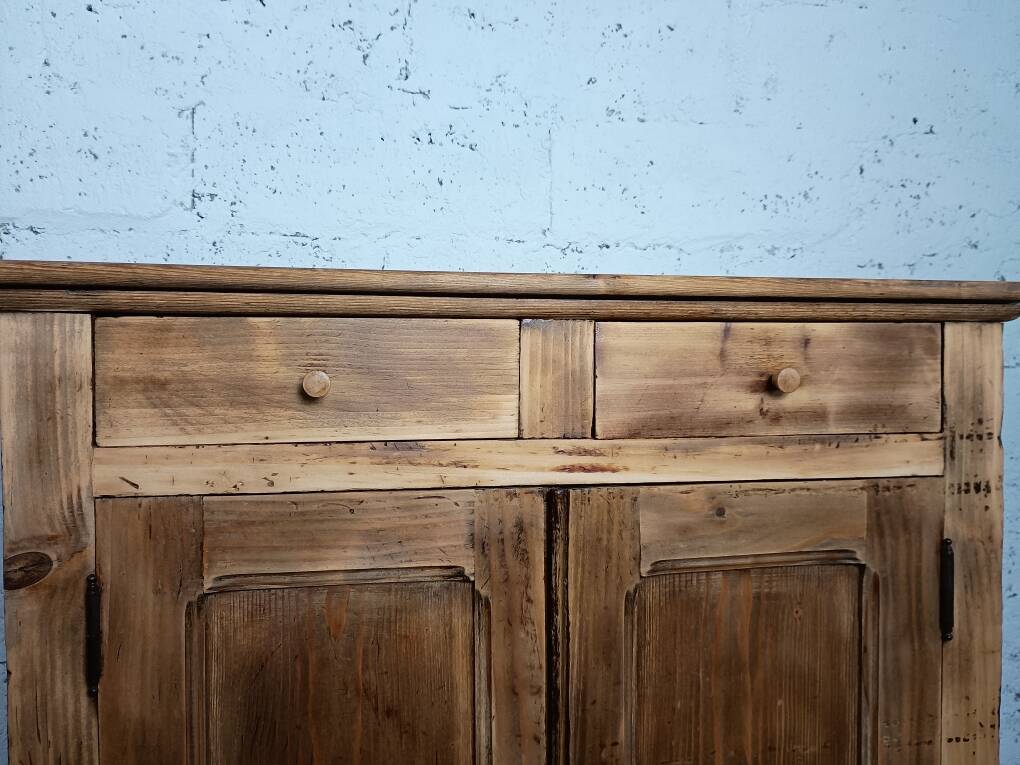 Buffet parisien vintage en pin