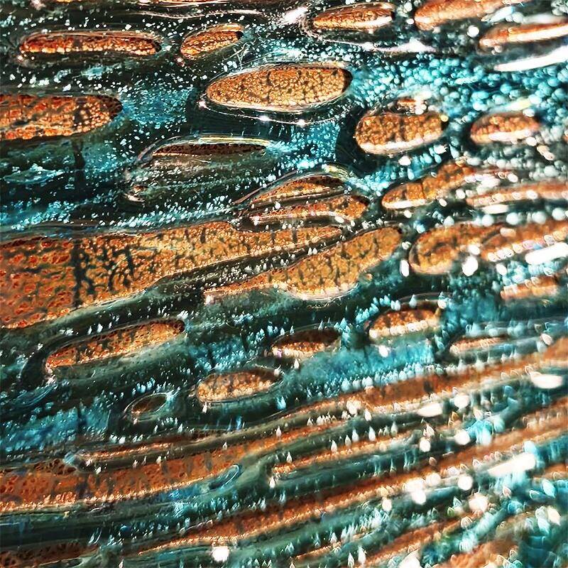 Mid-century stunning vase in hand-worked Murano glass by Sergio Costantini with the rare original certificate. Made in Murano, Italy.