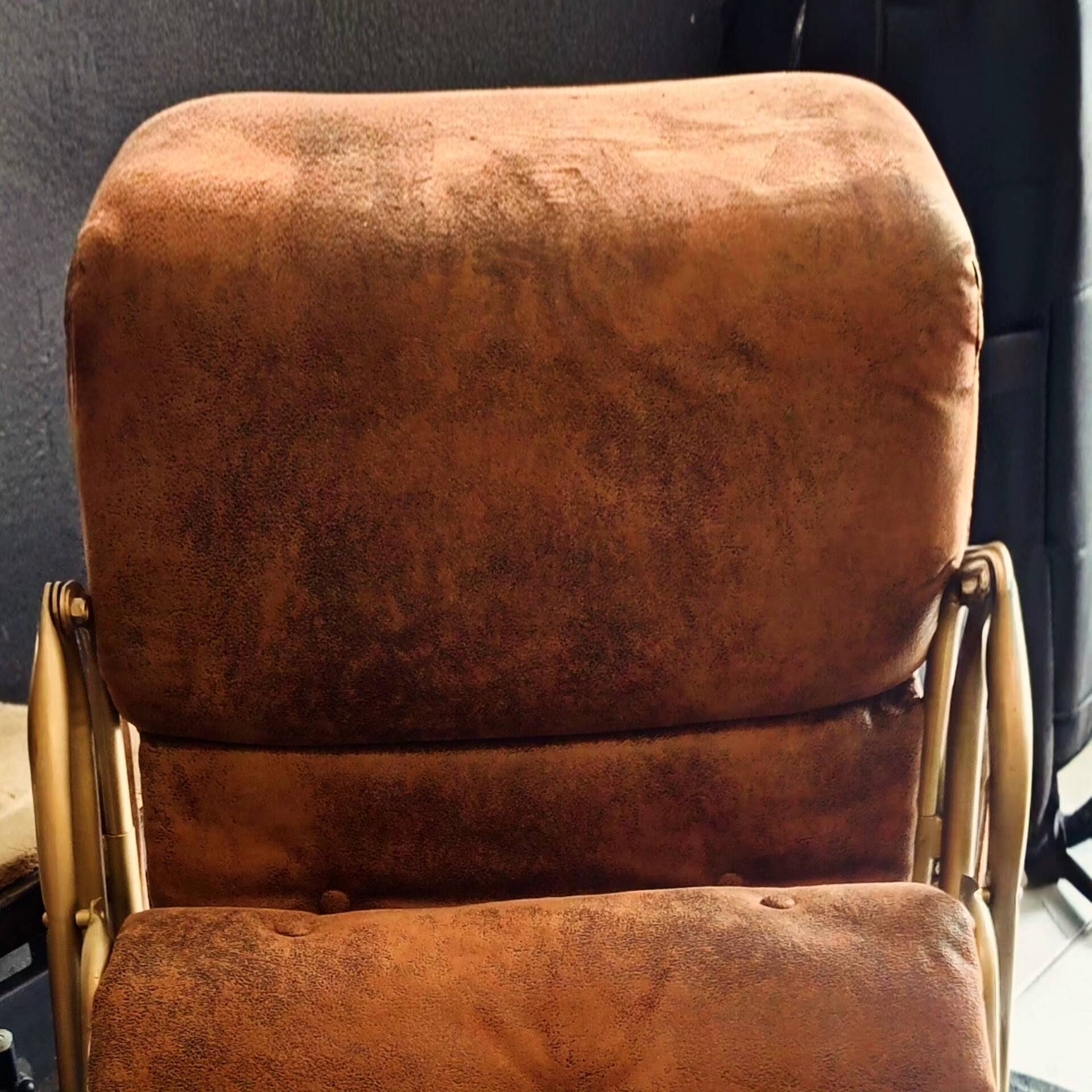 Recliner chair lama