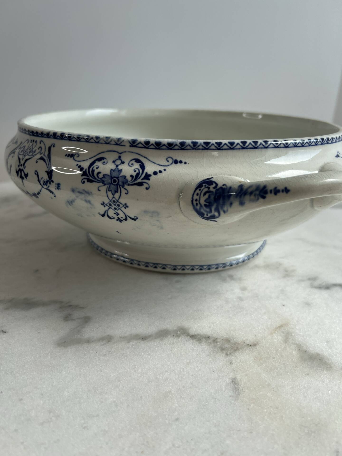 Antique soup tureen Lunéville KG Collection Moustiers, Ironstone