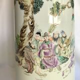 CHINA: PORCELAIN ROLL UMBRELLA DOOR WITH POLYCHROME DÉCOR