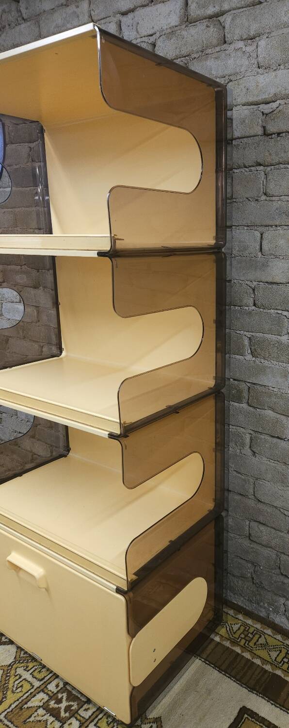 Étagère bibliothèque plexi fumé 1970