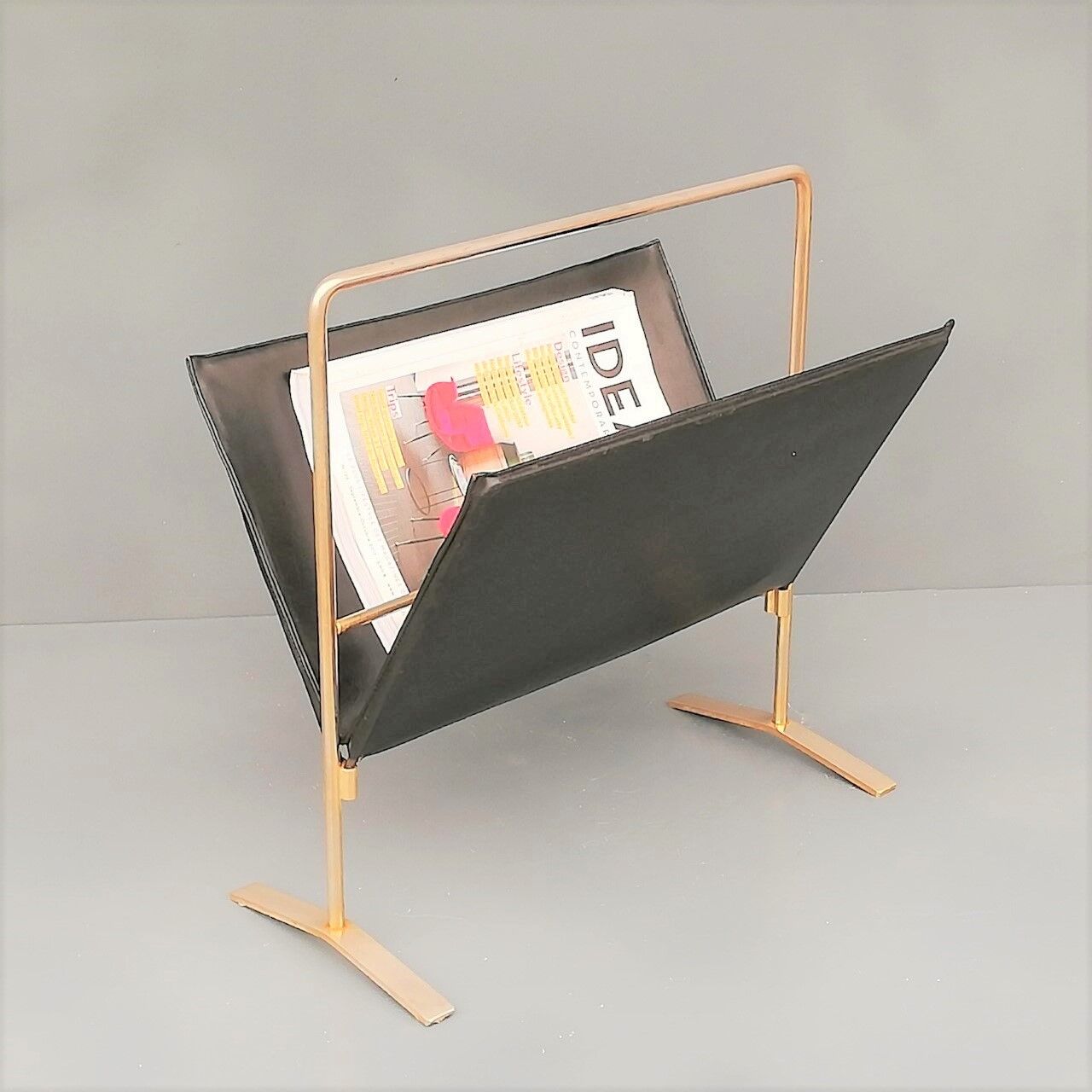 Magazine holder 60s in metal and imitation leather