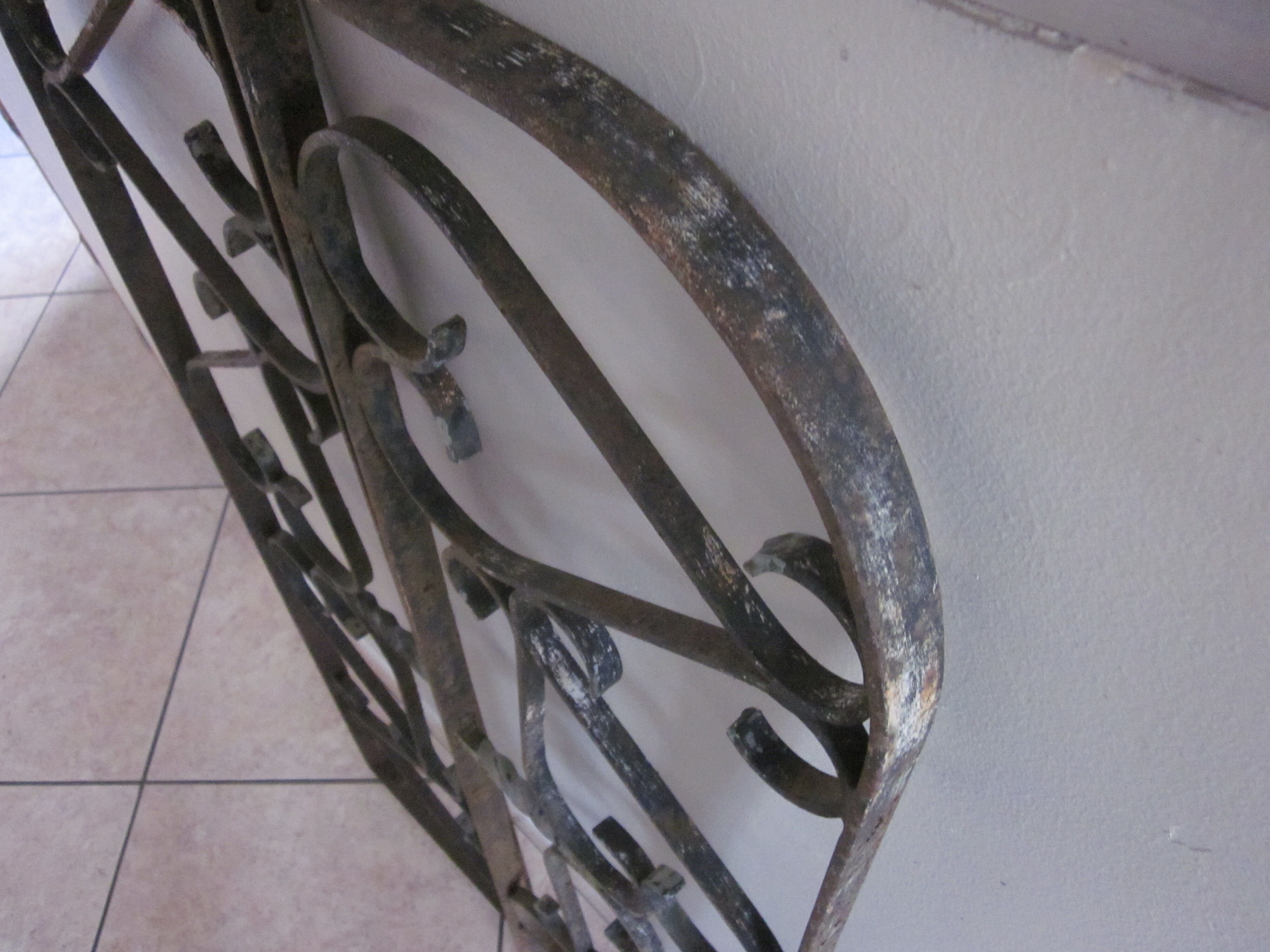 Pair of old grid in forgè iron
