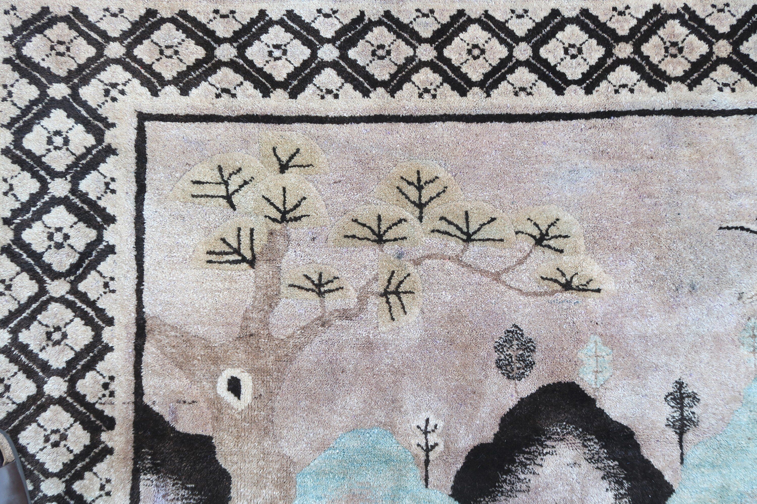 Chinese rug 1900 167 X 158 cm