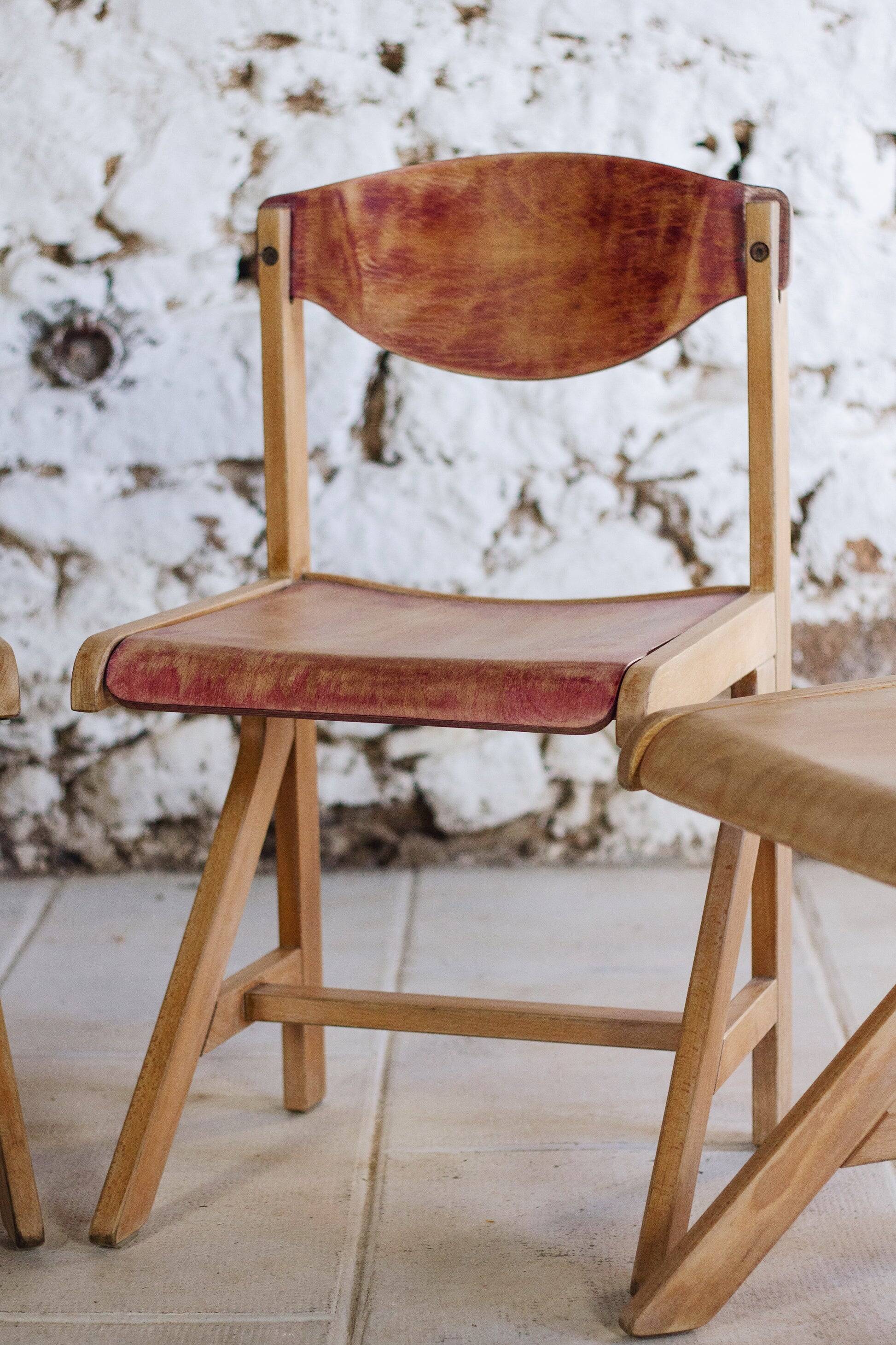 4 vintage canteen chairs in beech, 1980.