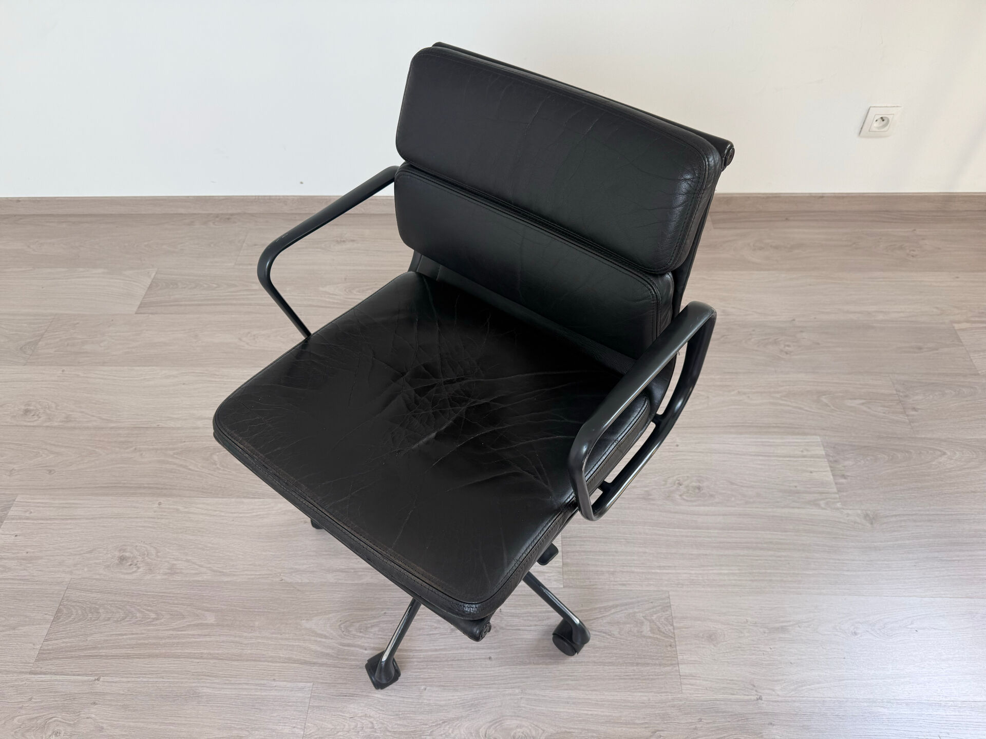 Fauteuil de bureau Eames Vitra EA 227 années 70