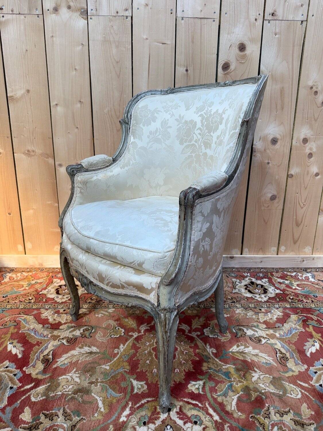 Wingback armchair – Louis XVI period – Grey lacquered wood with highlights – Damask silk
