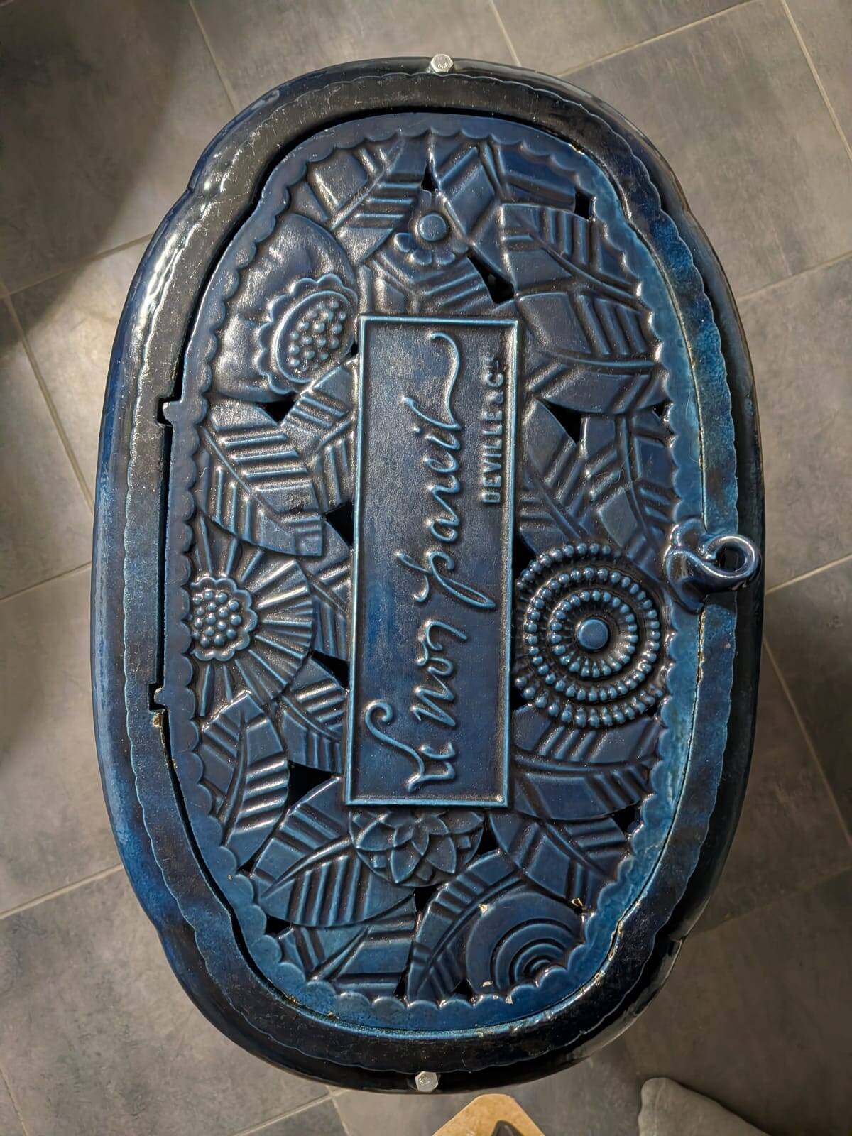 Vintage "Le Non Pareil" cast iron blue enamel pan – Upcycled to bioethanol