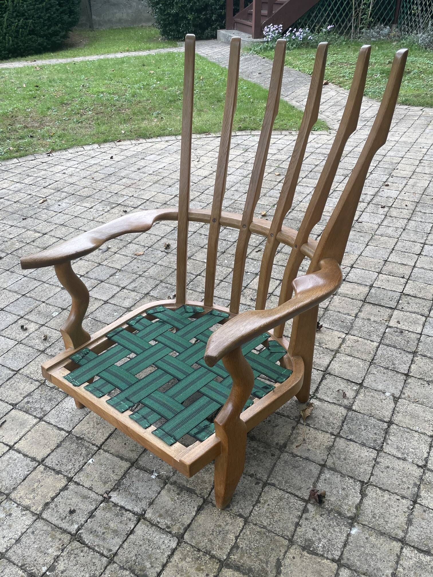 "Grand Repos" armchair in solid oak by Guillerme and Chambron (1960s)