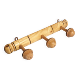 Coat rack with 3 wooden hooks