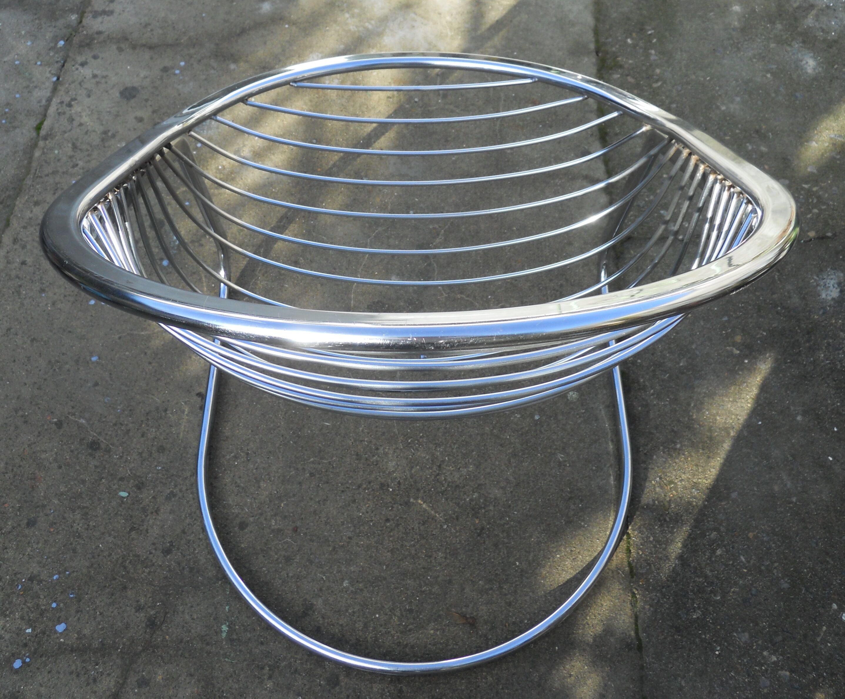 Flesh gastone rinaldi egg chair