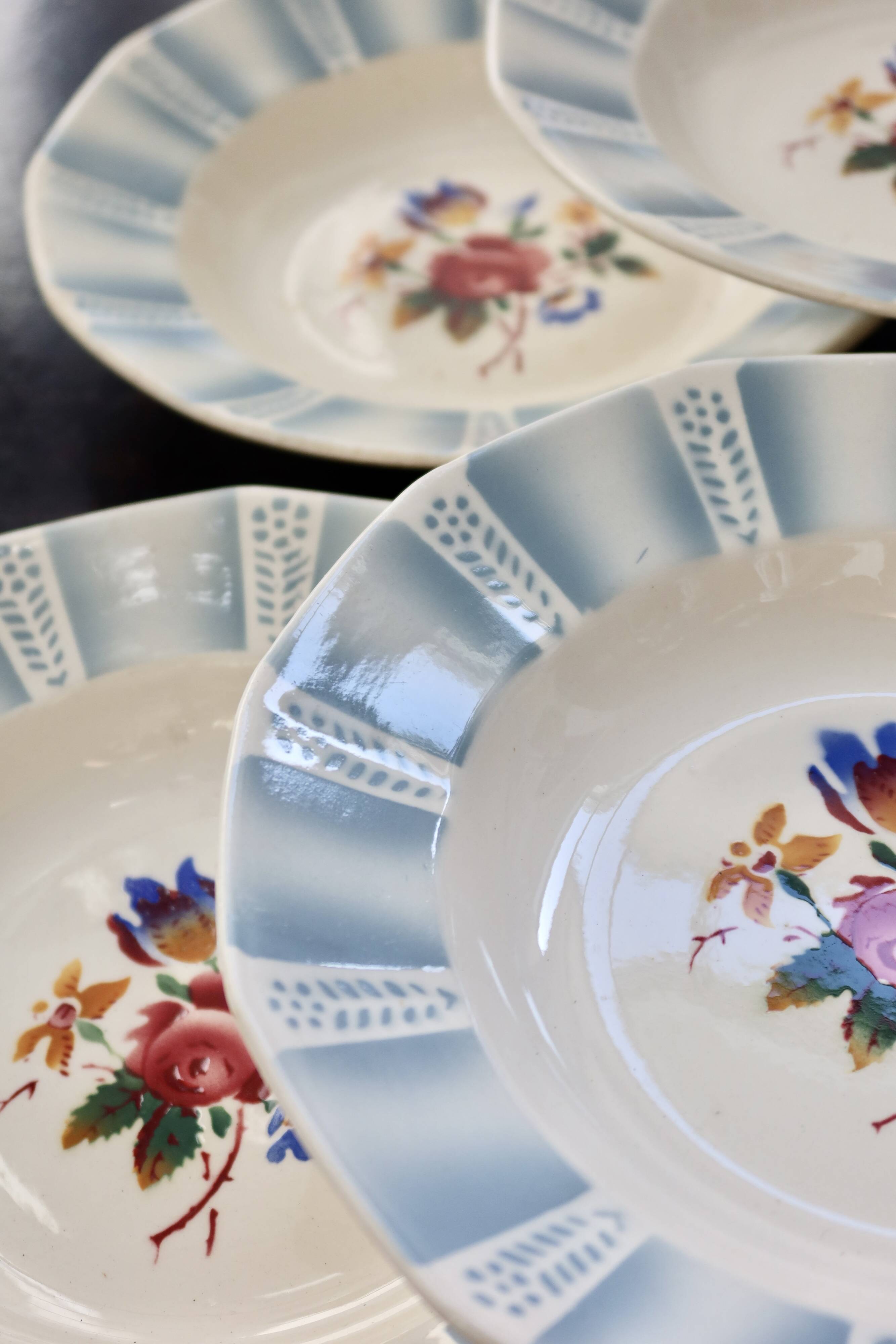 6 vintage Sarreguemines “Claude” soup plates - Earthenware with floral decoration