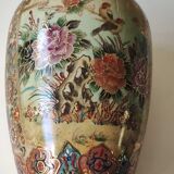 Vase signed Satsuma. Birds/Butterflies/floral patterns on a wild nature background. Gold highlights
