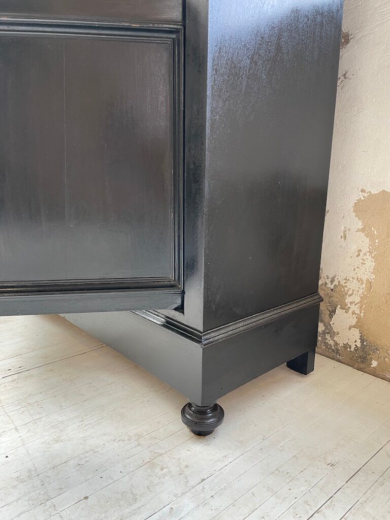 Napoleon 3 walnut window glass cabinet