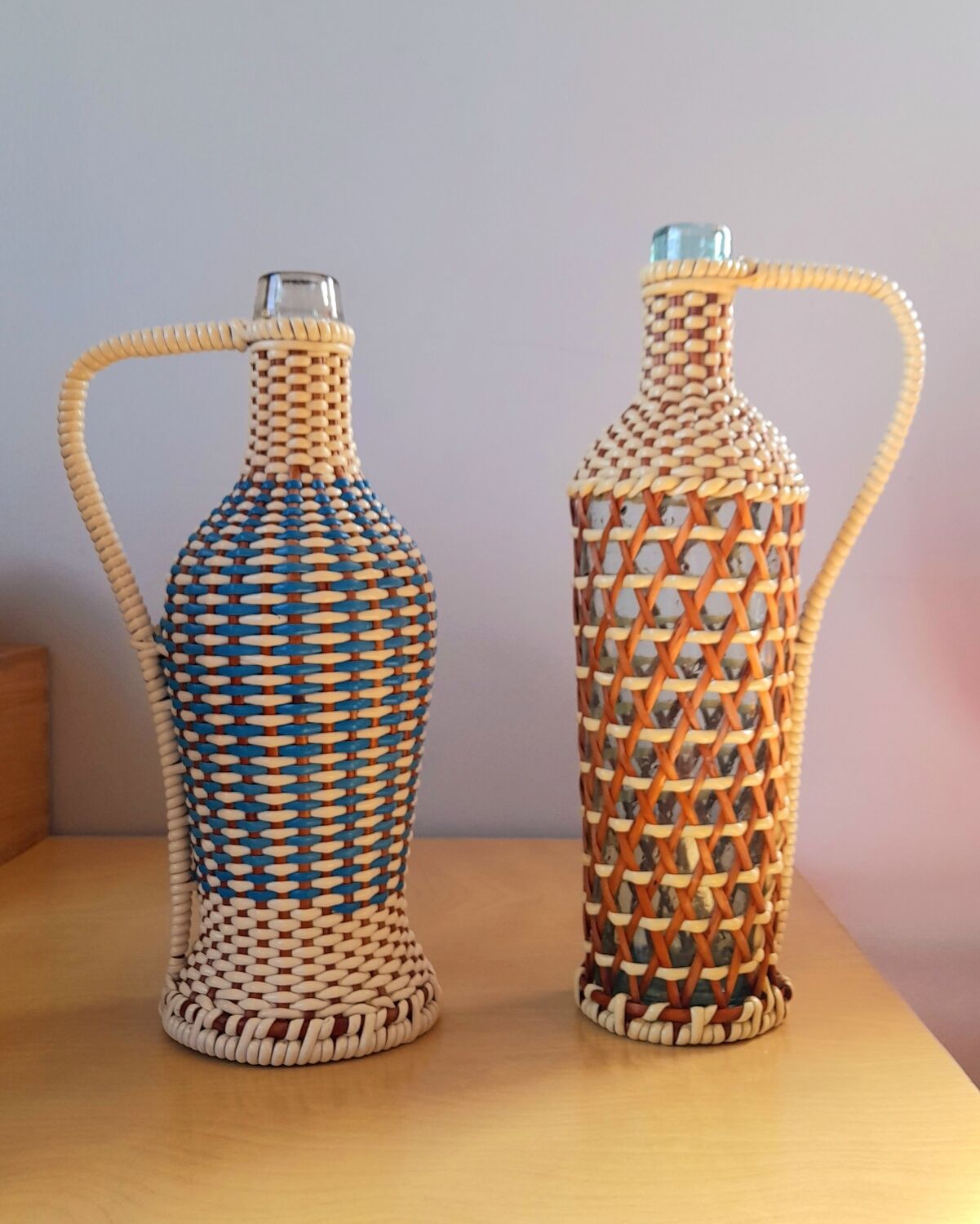 Bouteilles scoubidous 60s