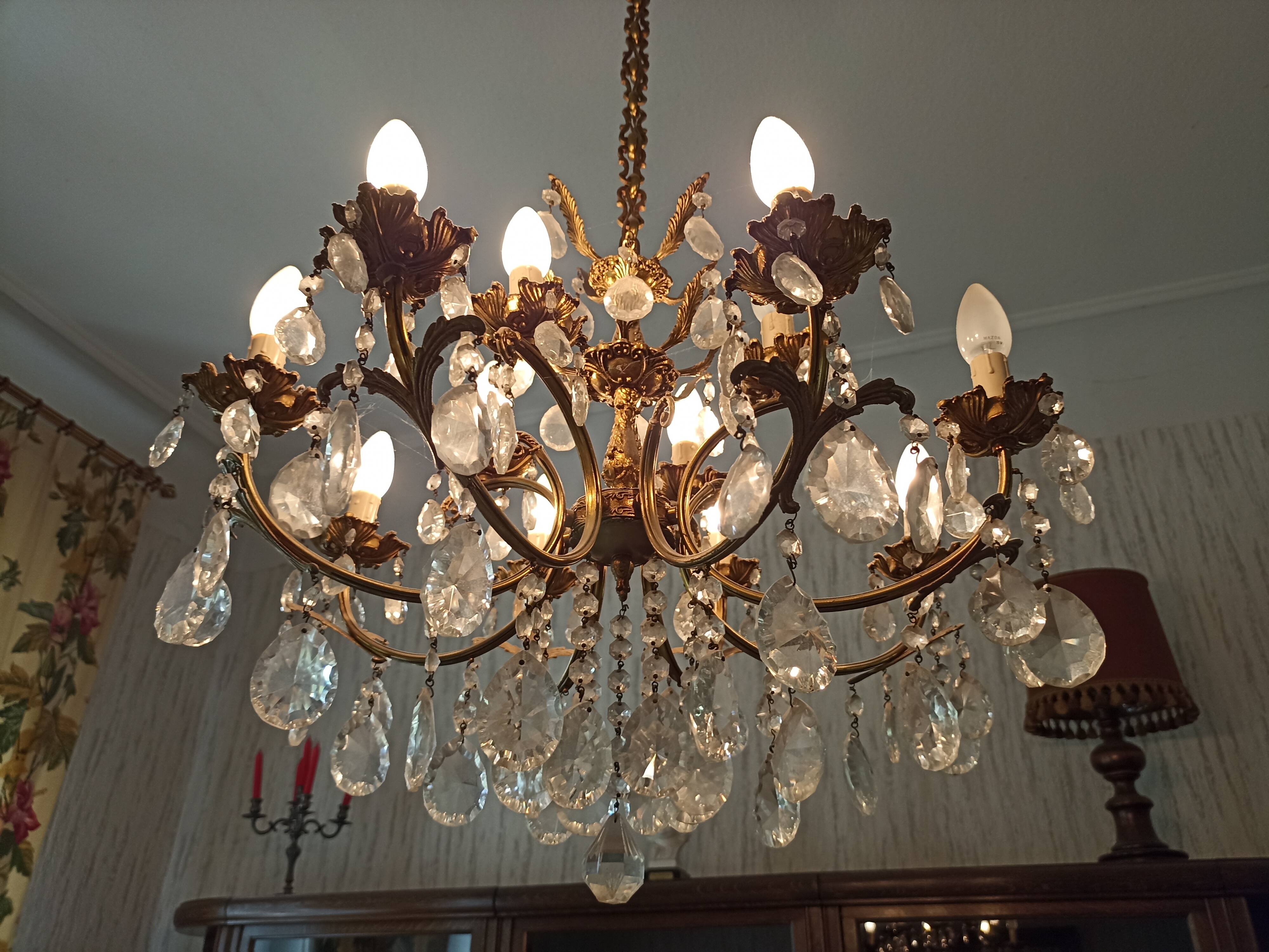 8-spoke chandelier brass and glass - gilded