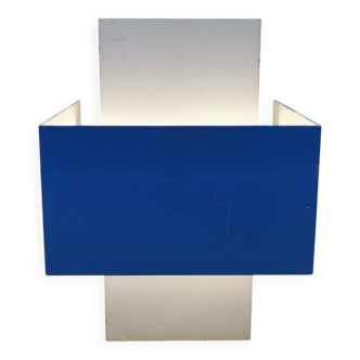 Wall lamp attributed to Louis Kalff for Phillips in the early 1960s.