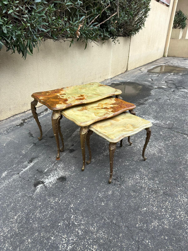 Table basse gigogne onyx et laiton